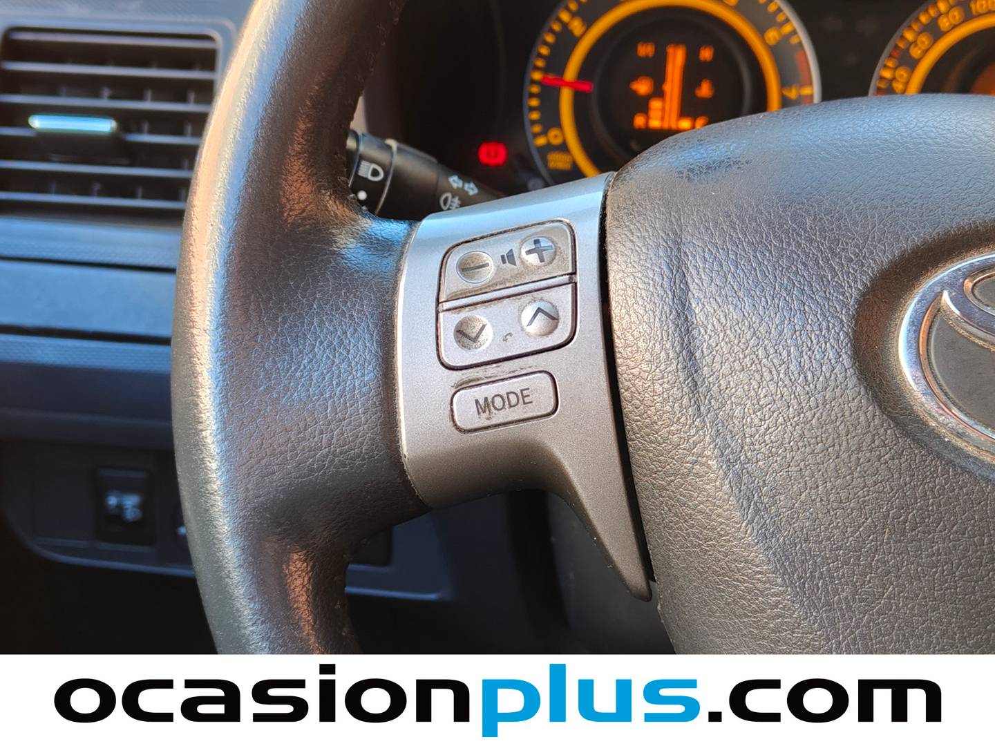 Extras del Toyota Auris Toyota Auris 1.4 VVT-I Luna (97 CV)