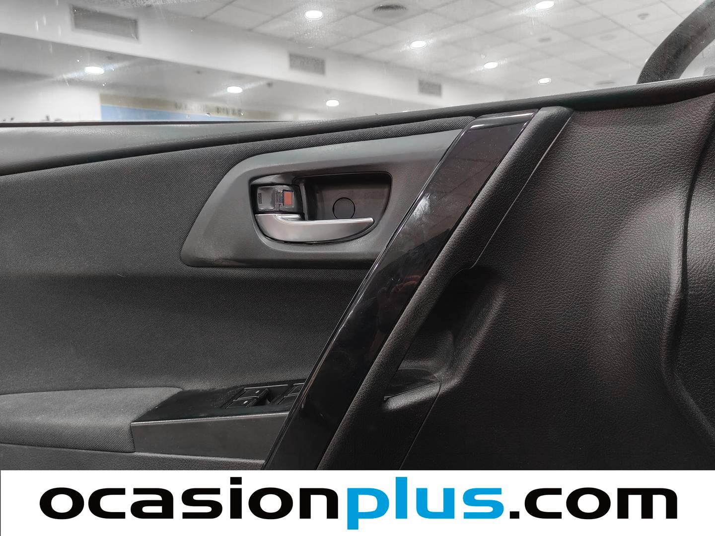 Toyota Auris Toyota Auris 140H Touring Sports Active (136 CV) automático