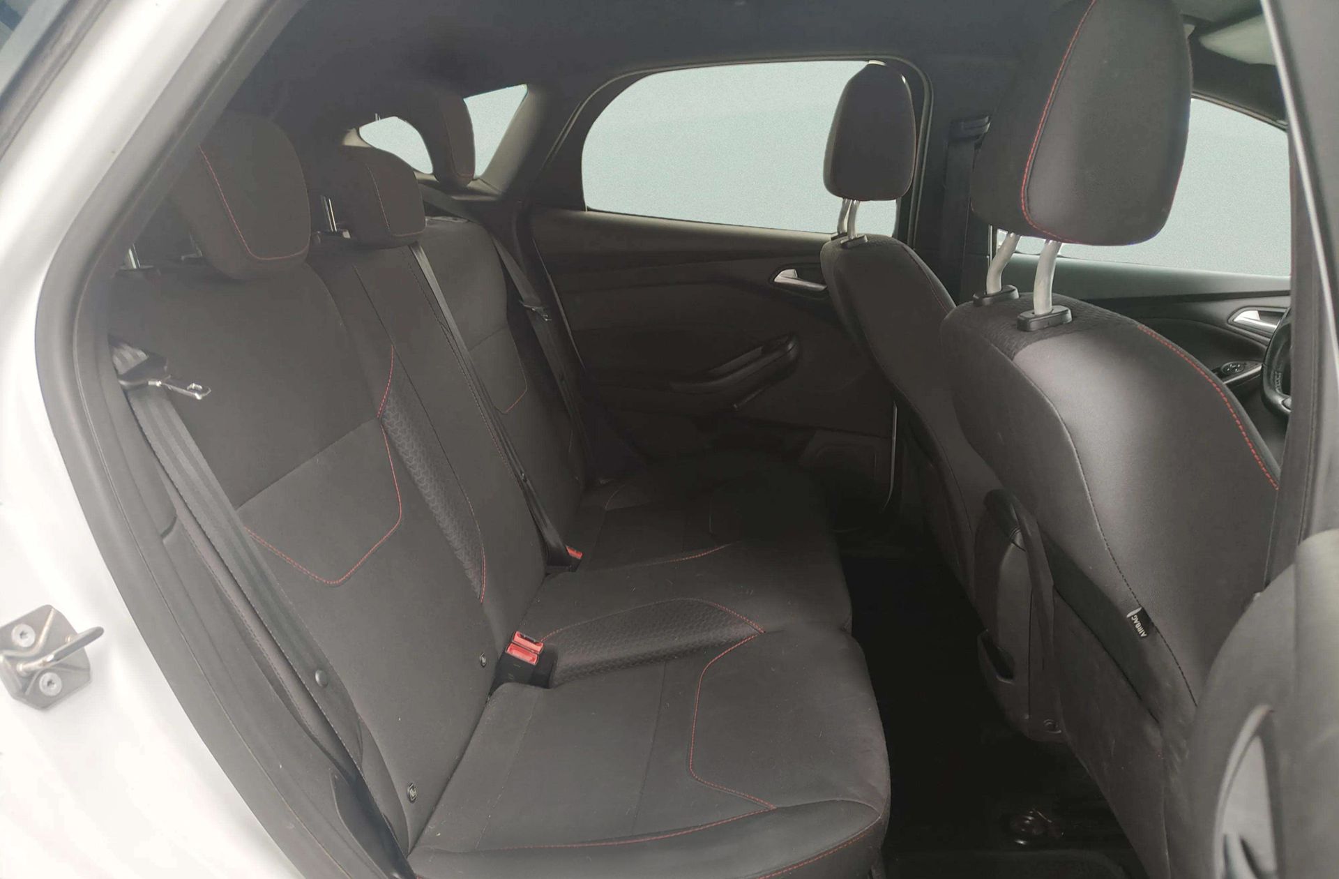 Ford Focus 1.0 EcoBoost ST-Line - foto 15