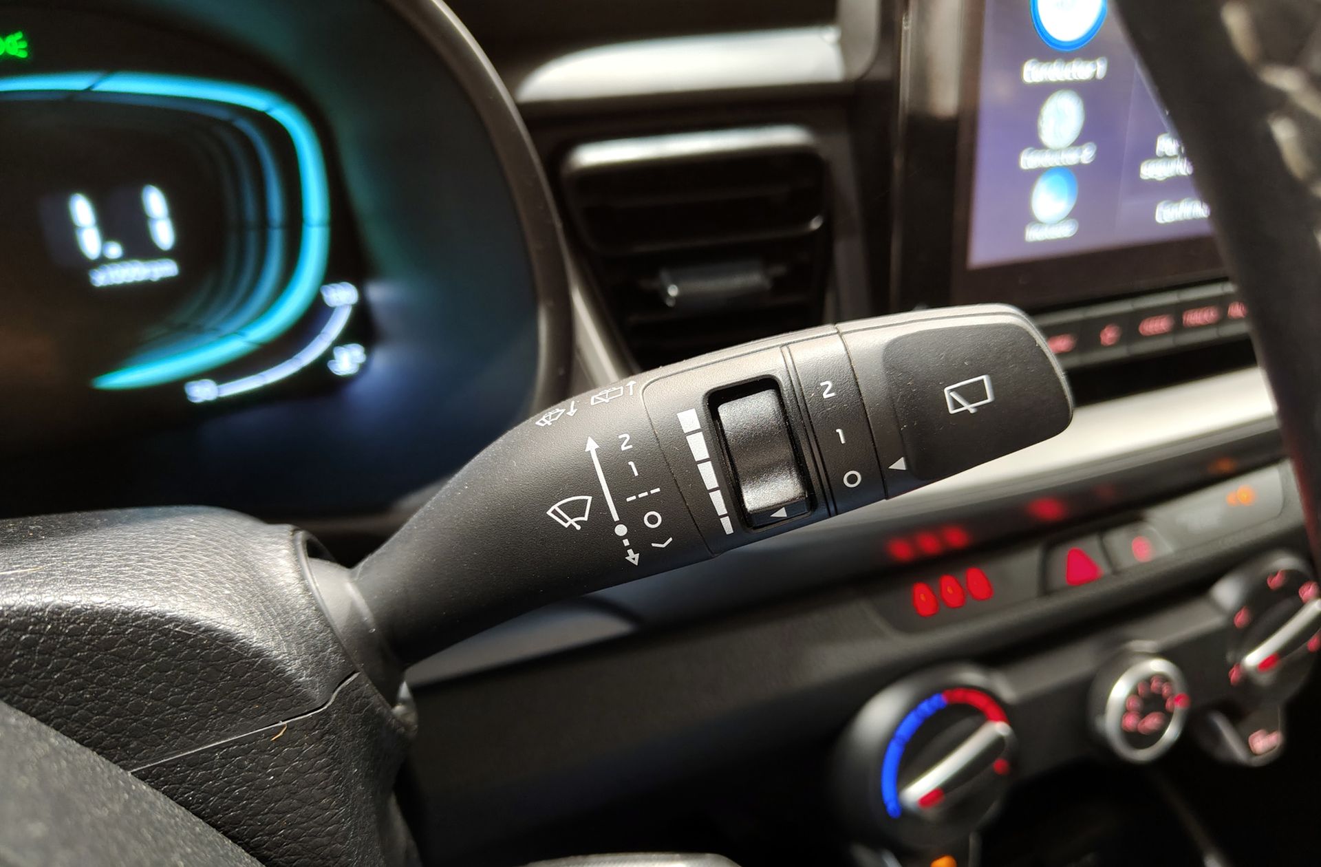 Kia Stonic 1.0 T-GDi MHEV Concept - foto 25