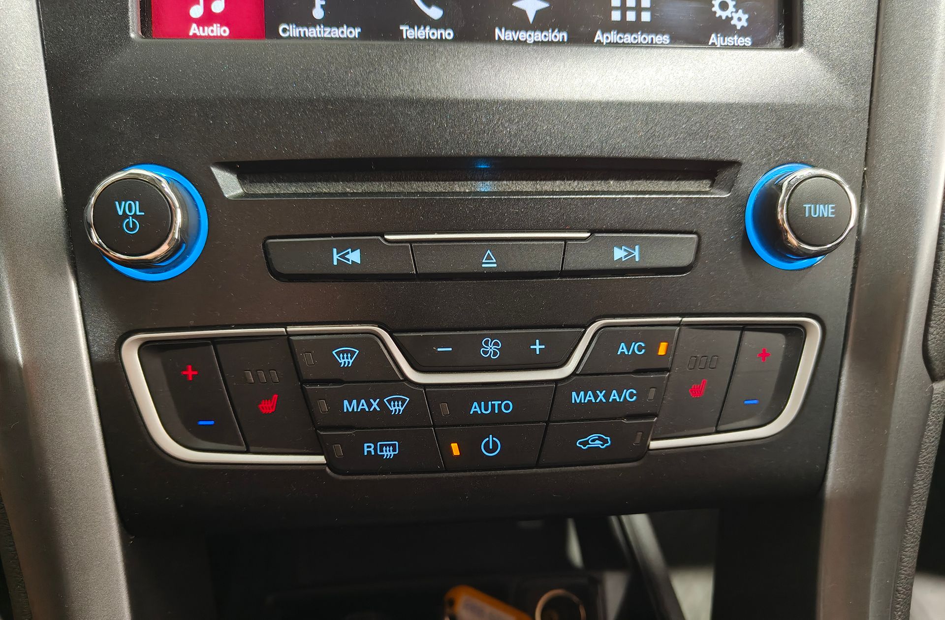 Ford Mondeo 1.5 EcoBoost Titanium - foto 23