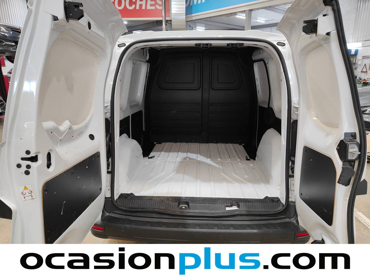 Foto asientos traseros Renault Kangoo Furgón Renault Kangoo Furgon L1 1.5 Blue  (95 CV)