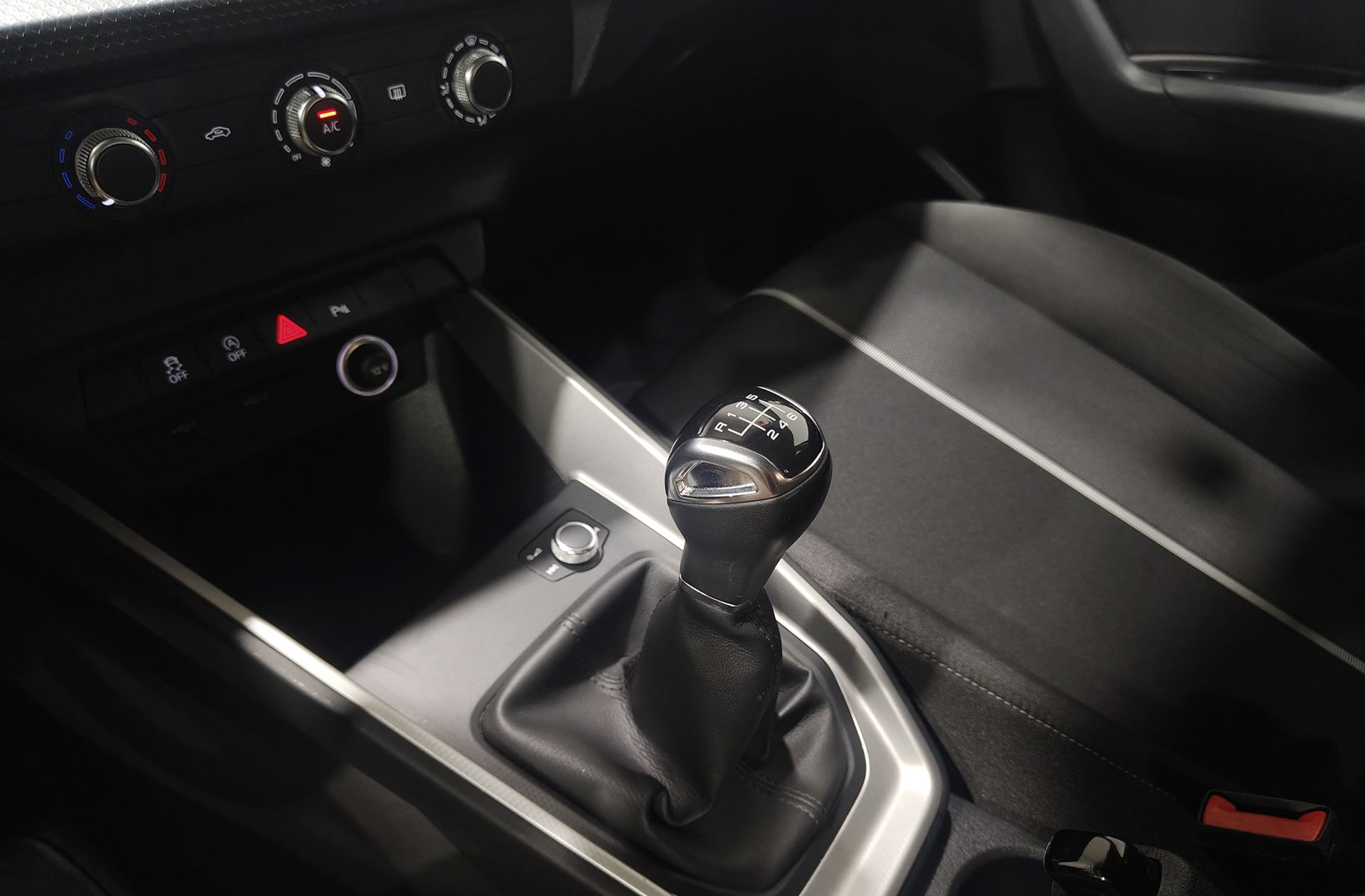 Audi A1 Sportback Advanced 30 TFSI - foto 5