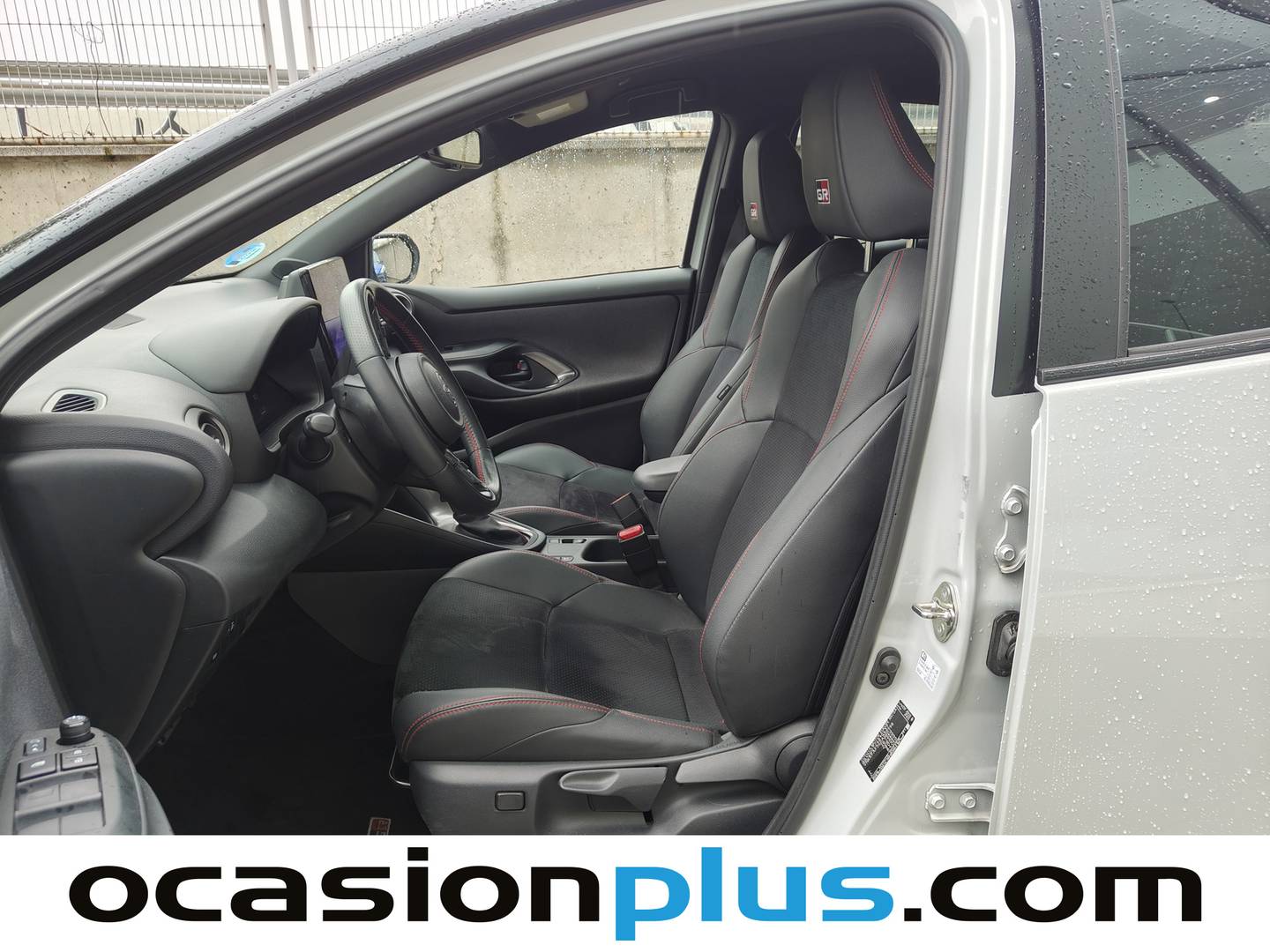 Foto asientos delanteros Toyota Yaris Toyota Yaris 130H GR Sport Plus (130 CV)