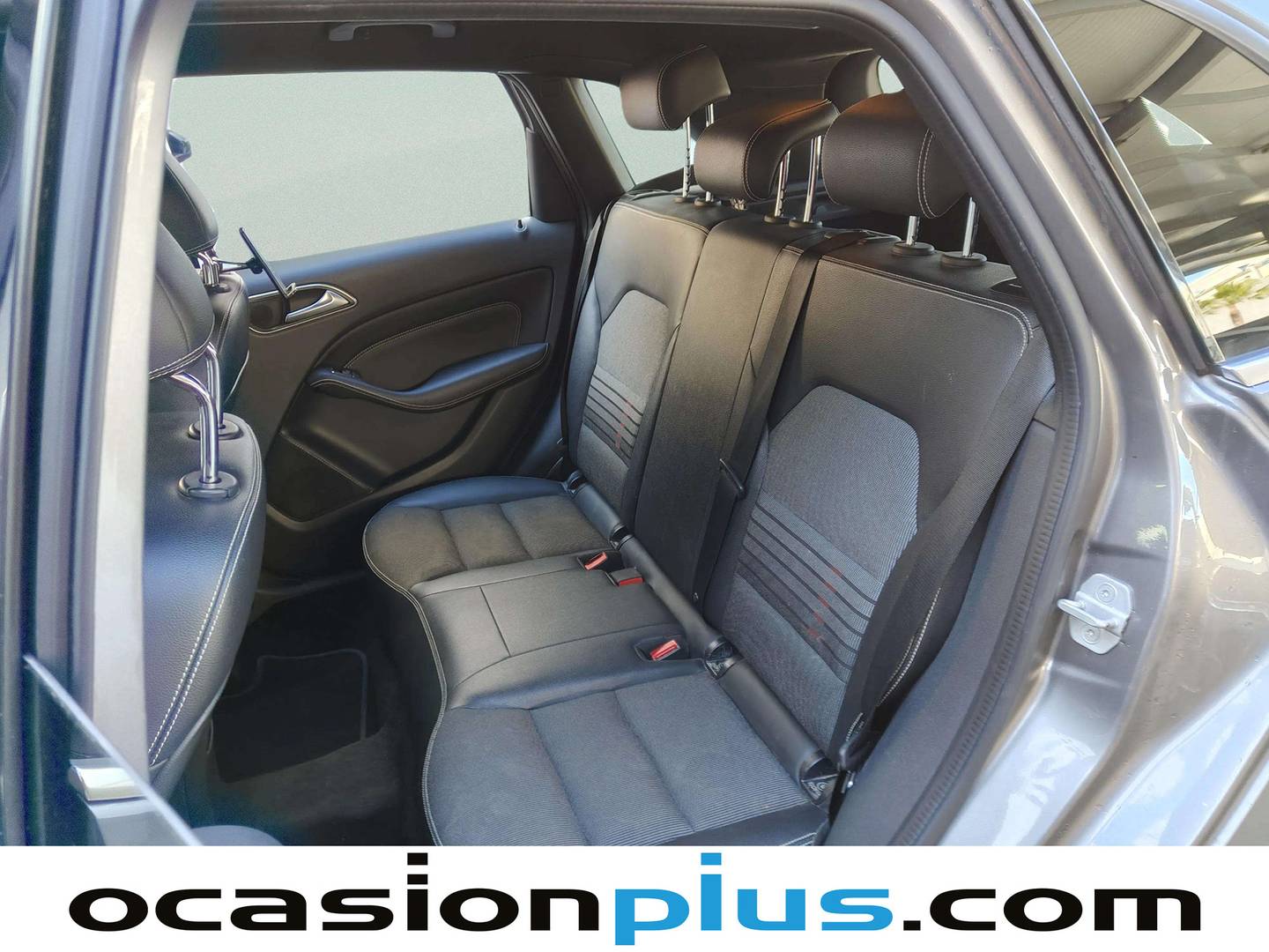 Foto asientos traseros Mercedes Clase B Mercedes Clase B 200 d Urban (136 CV)