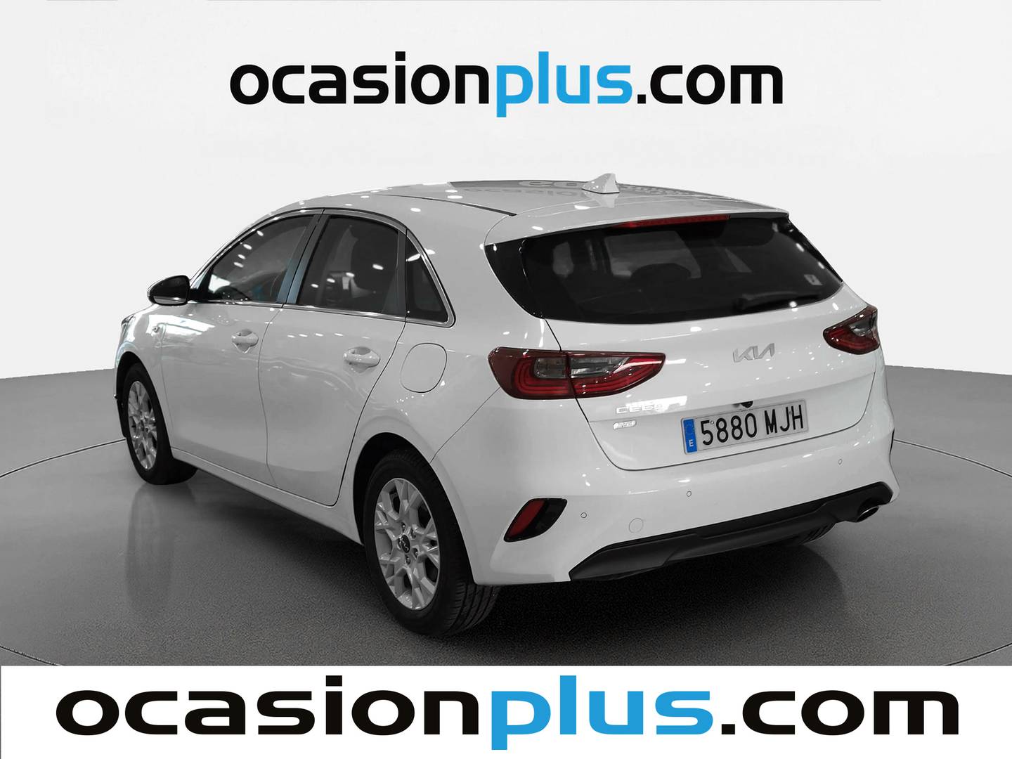 Foto trasera KIA Ceed KIA Ceed 1.6 MHEV iMT Drive (136 CV) izquierda