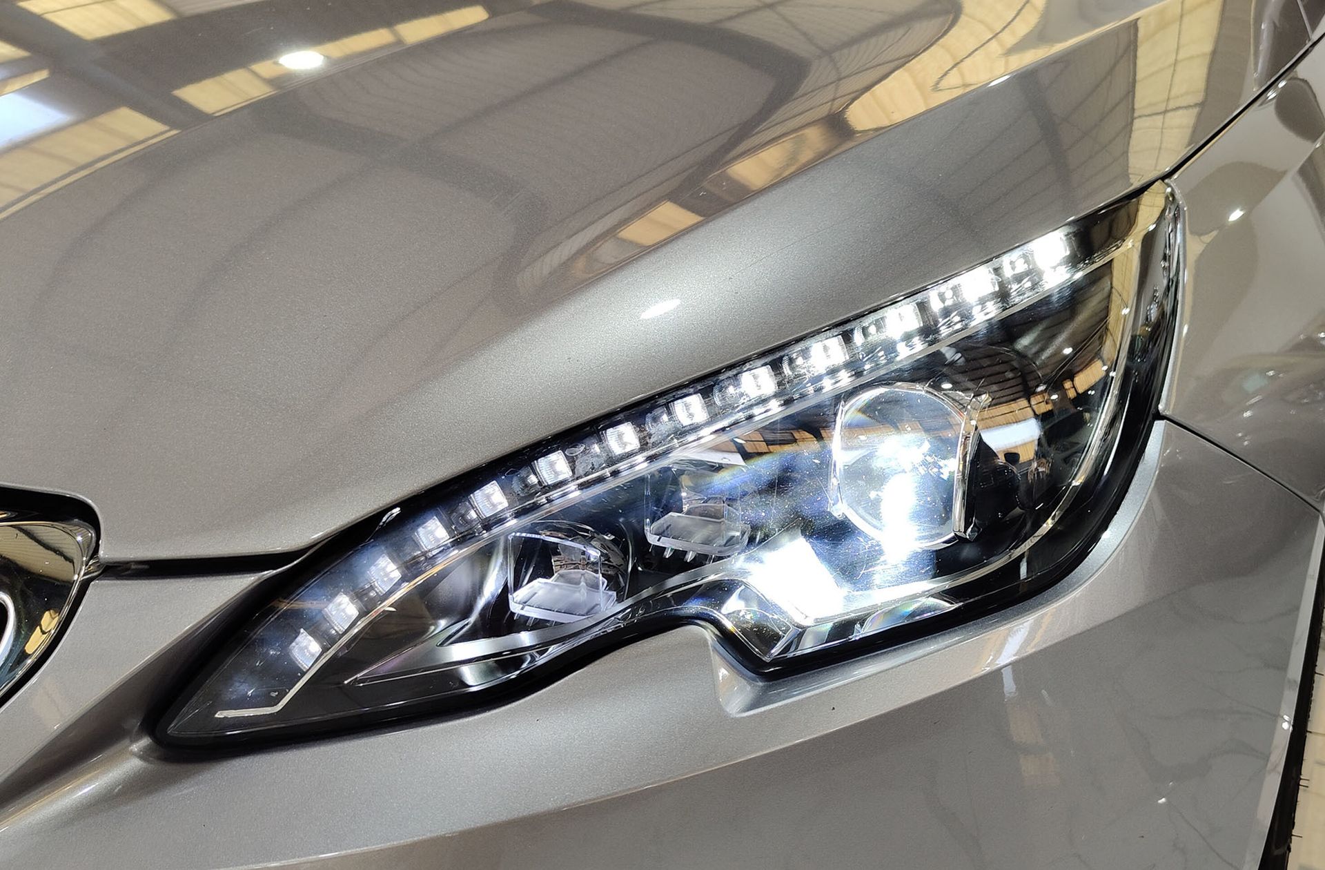 Peugeot 308 SW 2.0 BlueHDi Allure EAT6 - foto 14