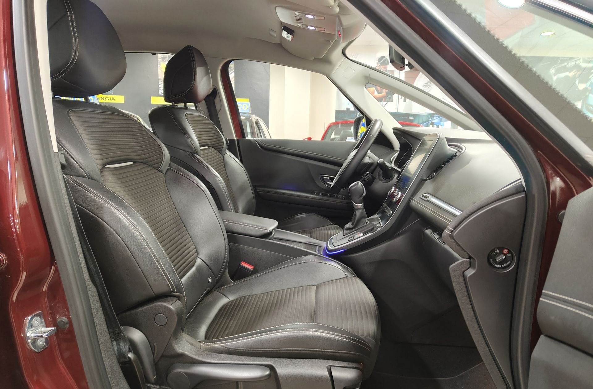 Renault Grand Scénic Zen TCe EDC GPF 7 plazas - foto 20
