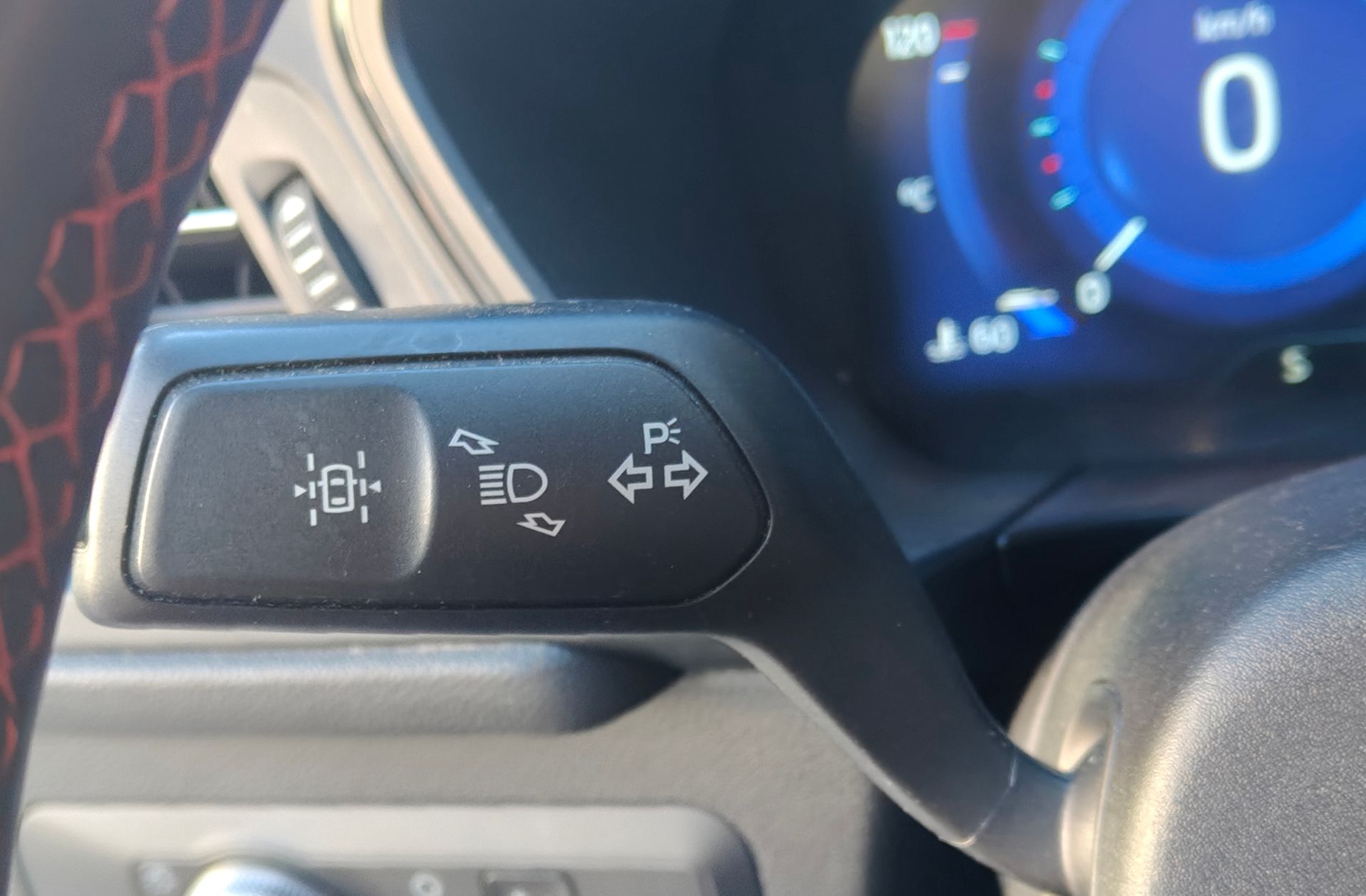 Ford Kuga 1.5 EcoBlue ST-Line - foto 26