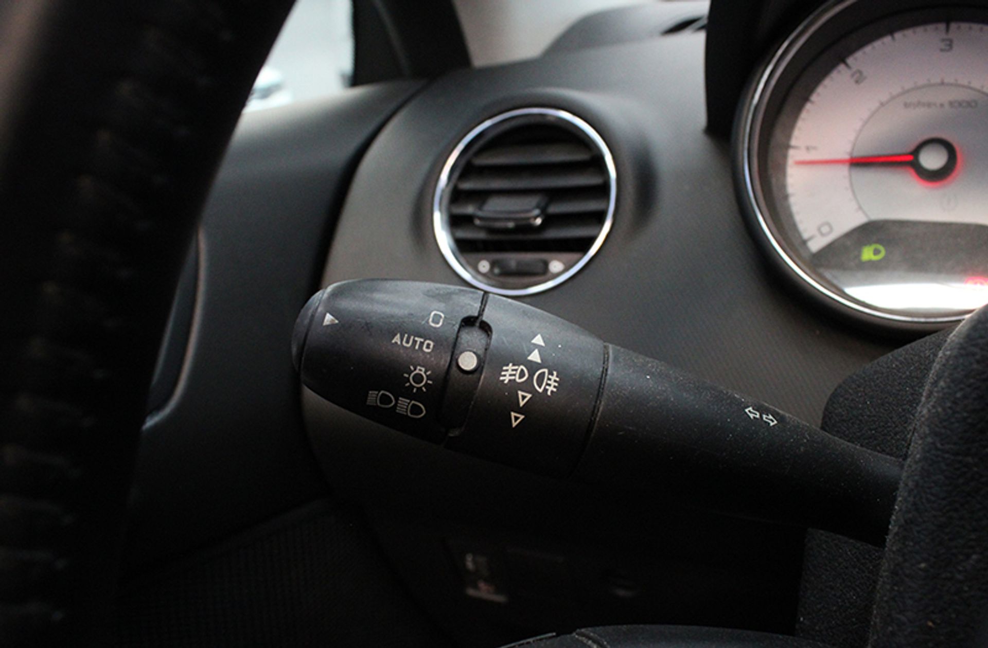 Peugeot 308 CC 2.0 HDi Active FAP - foto 23