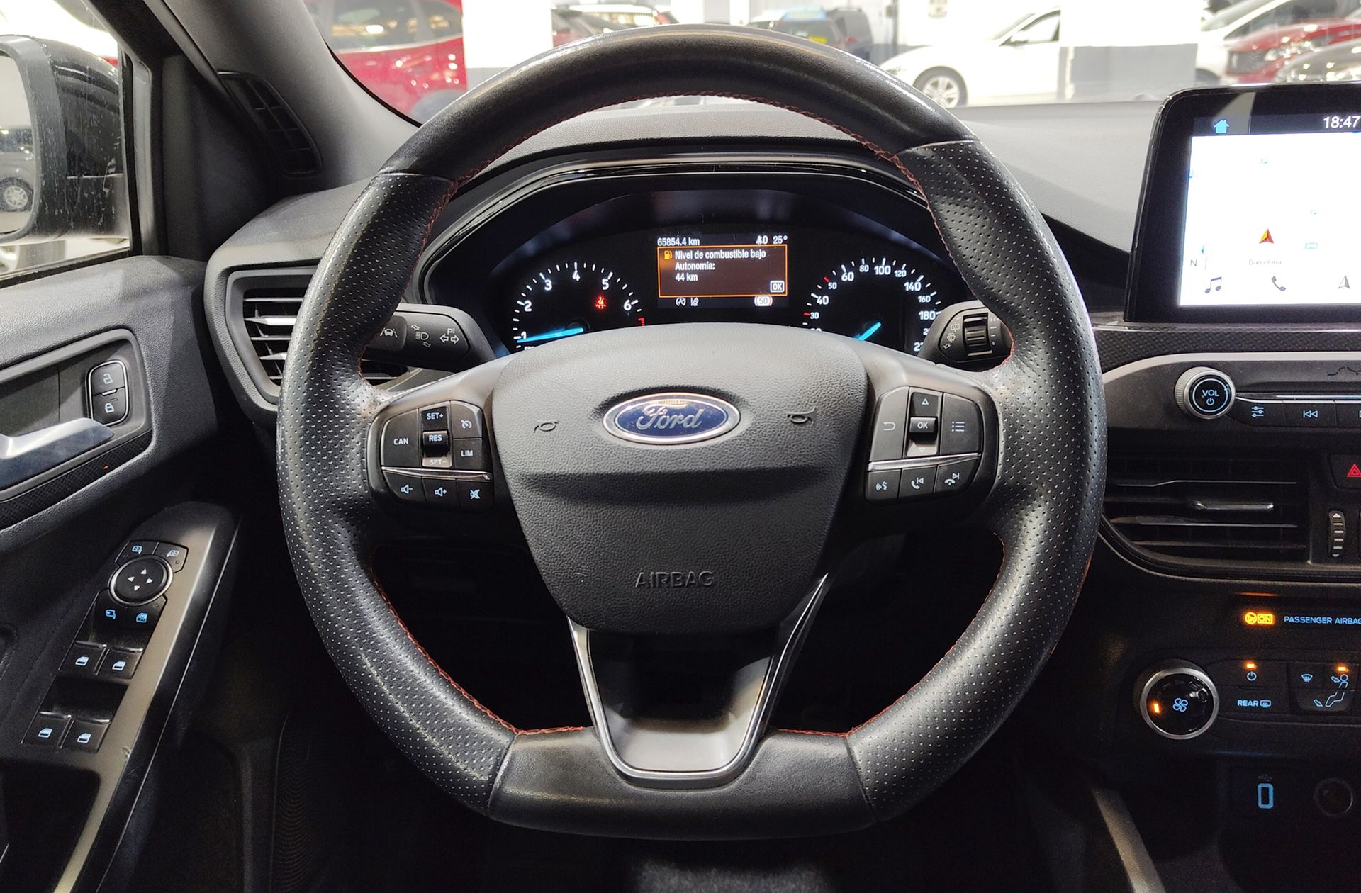 Ford Focus SportBreak 1.0 EcoBoost ST-Line - foto 23