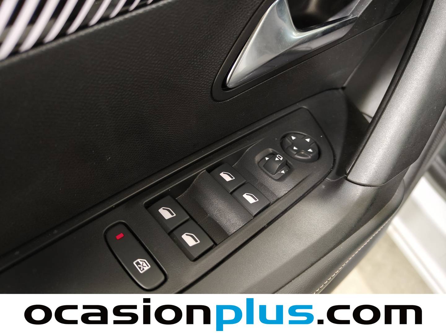 Peugeot 2008 Peugeot 2008 Allure Hybrid eDCS6 (145 CV) seminuevo