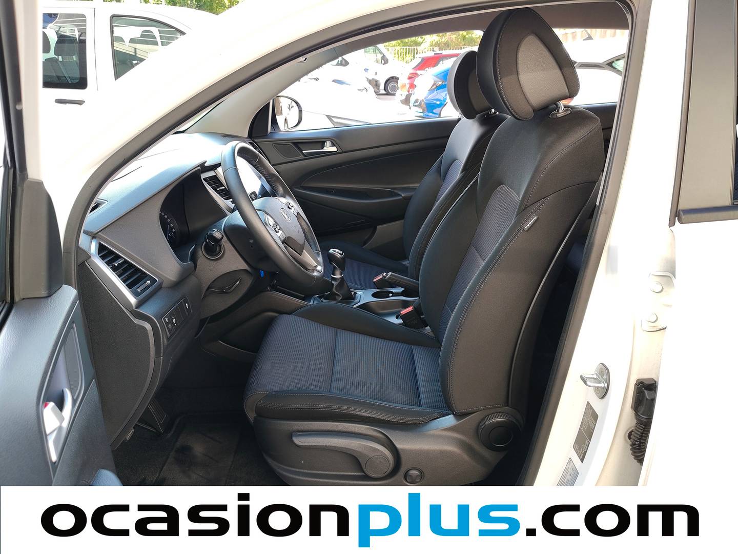 Foto asientos delanteros Hyundai Tucson Hyundai Tucson 1.6 GDI BlueDrive 25 Aniversario 4x2 (131 CV)