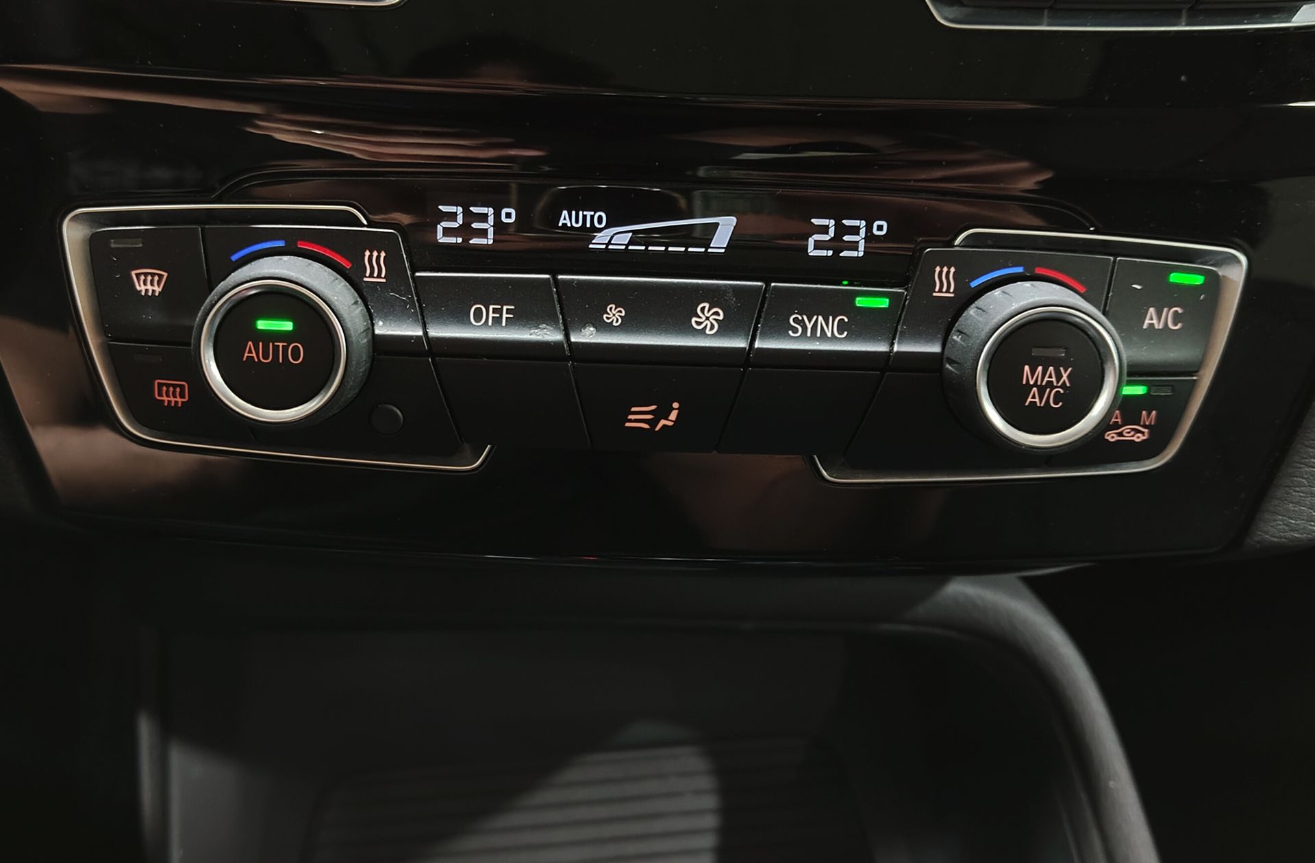 BMW X1 sDrive18i - foto 36