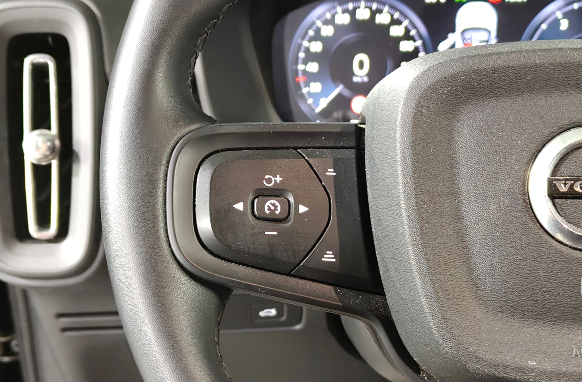 Volvo XC40 T2 Essential - foto 20