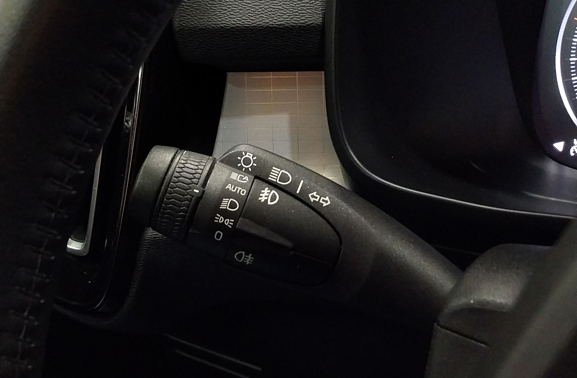 Volvo XC40 T3 Business Plus - foto 24