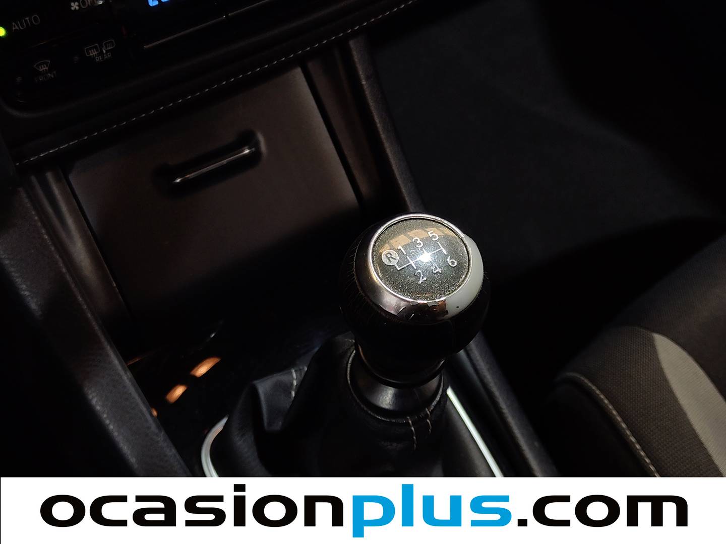 Toyota Auris Toyota Auris 120T Touring Sports Active (116 CV) de segunda mano