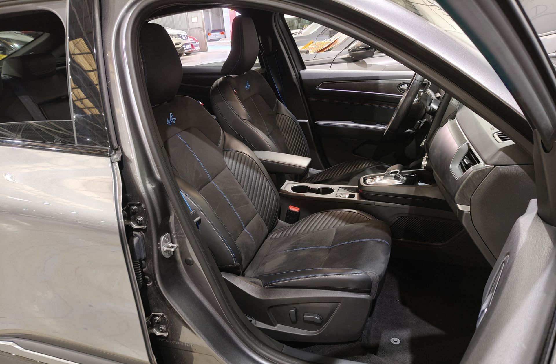 Renault Arkana Esprit Alpine E-Tech Híbrido - foto 22