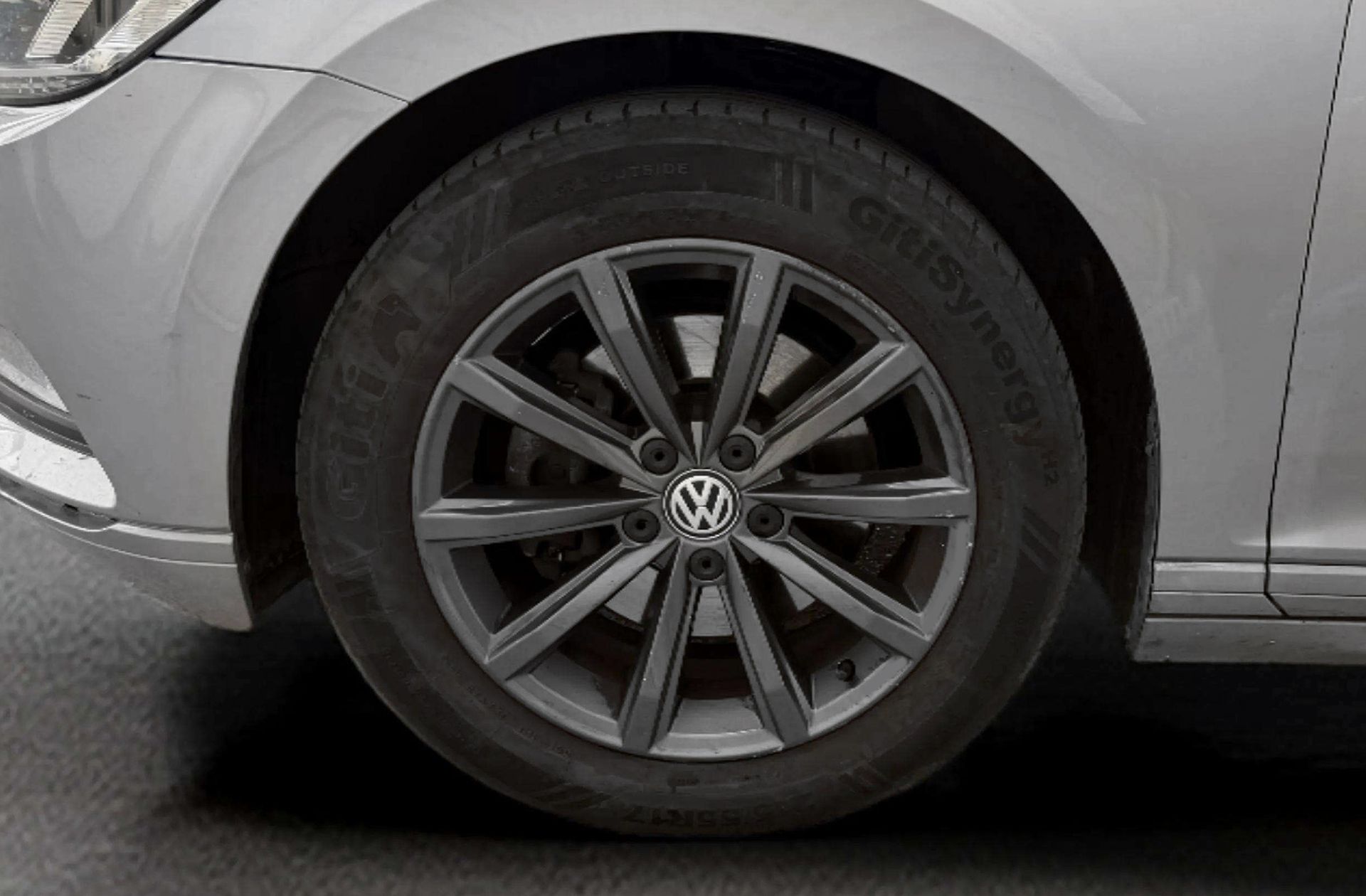 Volkswagen Passat Variant Advance 1.6 TDI - foto 37