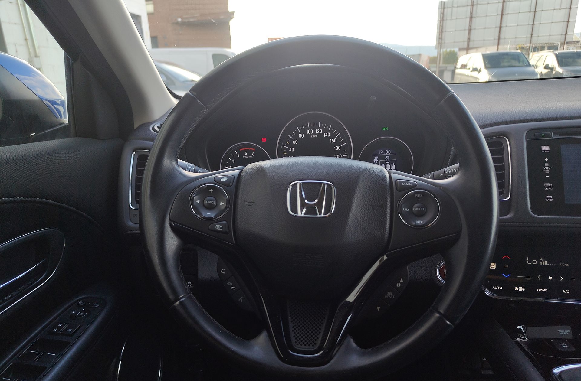 Honda HR-V 1.6 i-DTEC Executive - foto 26