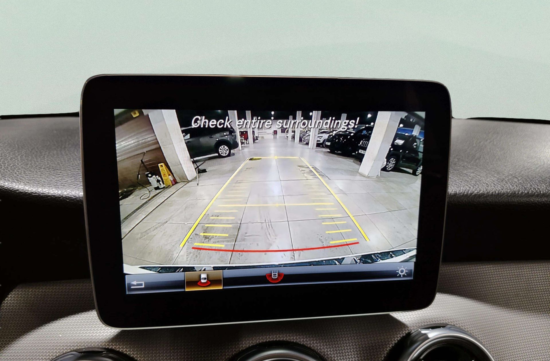 Mercedes-Benz GLA 180 - foto 8