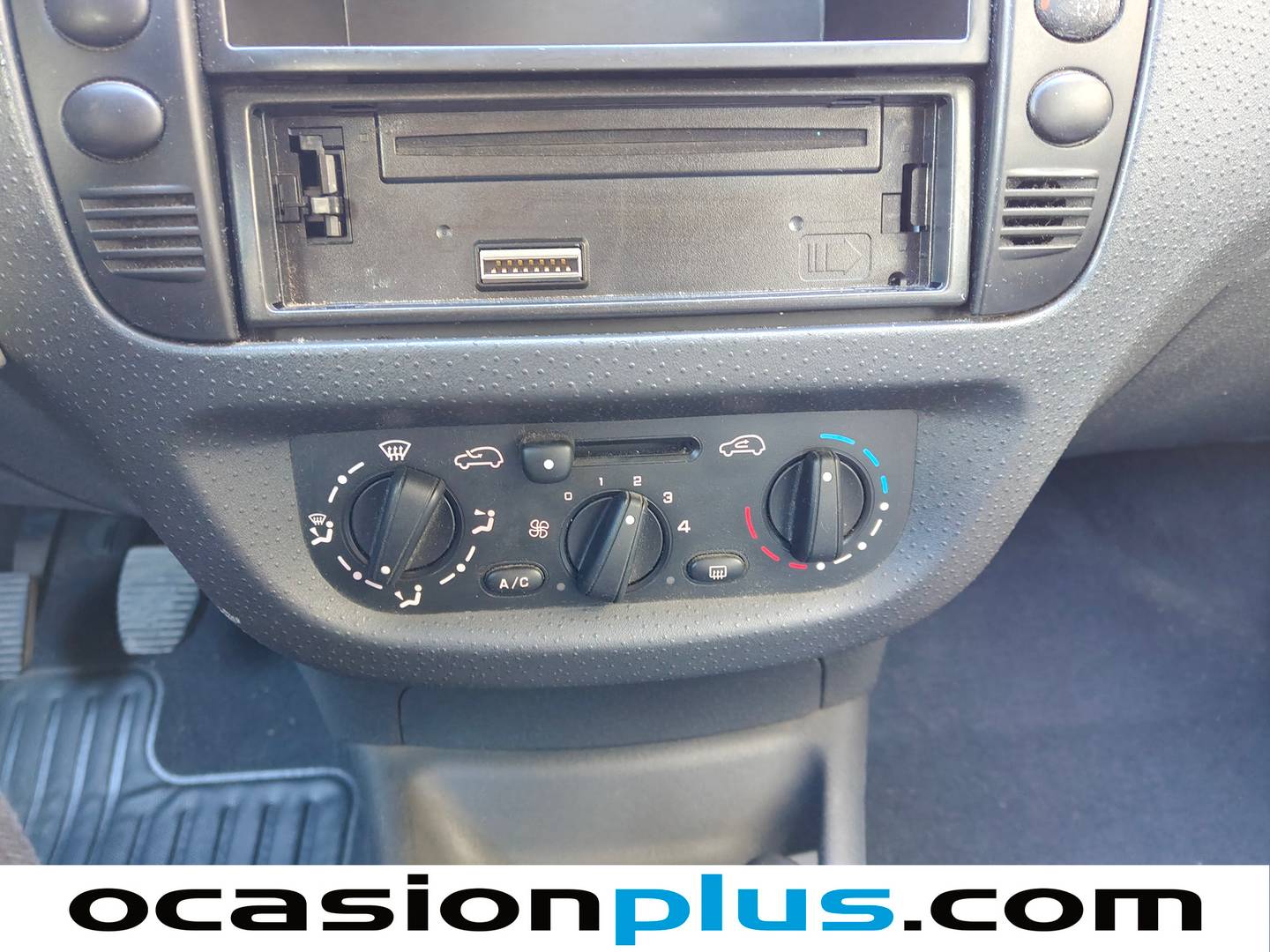 Extras y acabados del Citroën C3 Citroën C3 1.4 SX Plus (75 CV)