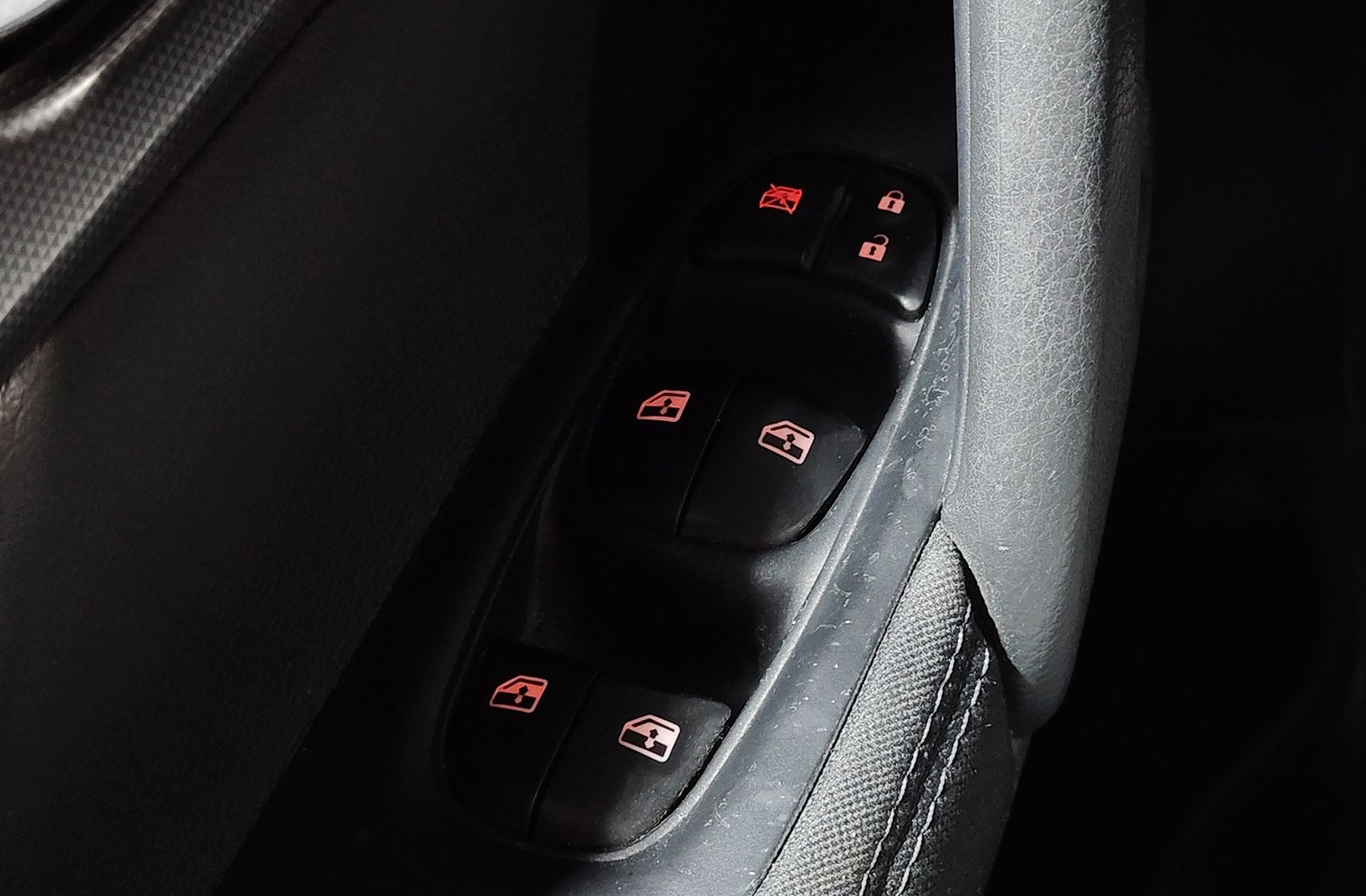 Nissan Qashqai DIG-T 115 N-Connecta - foto 31