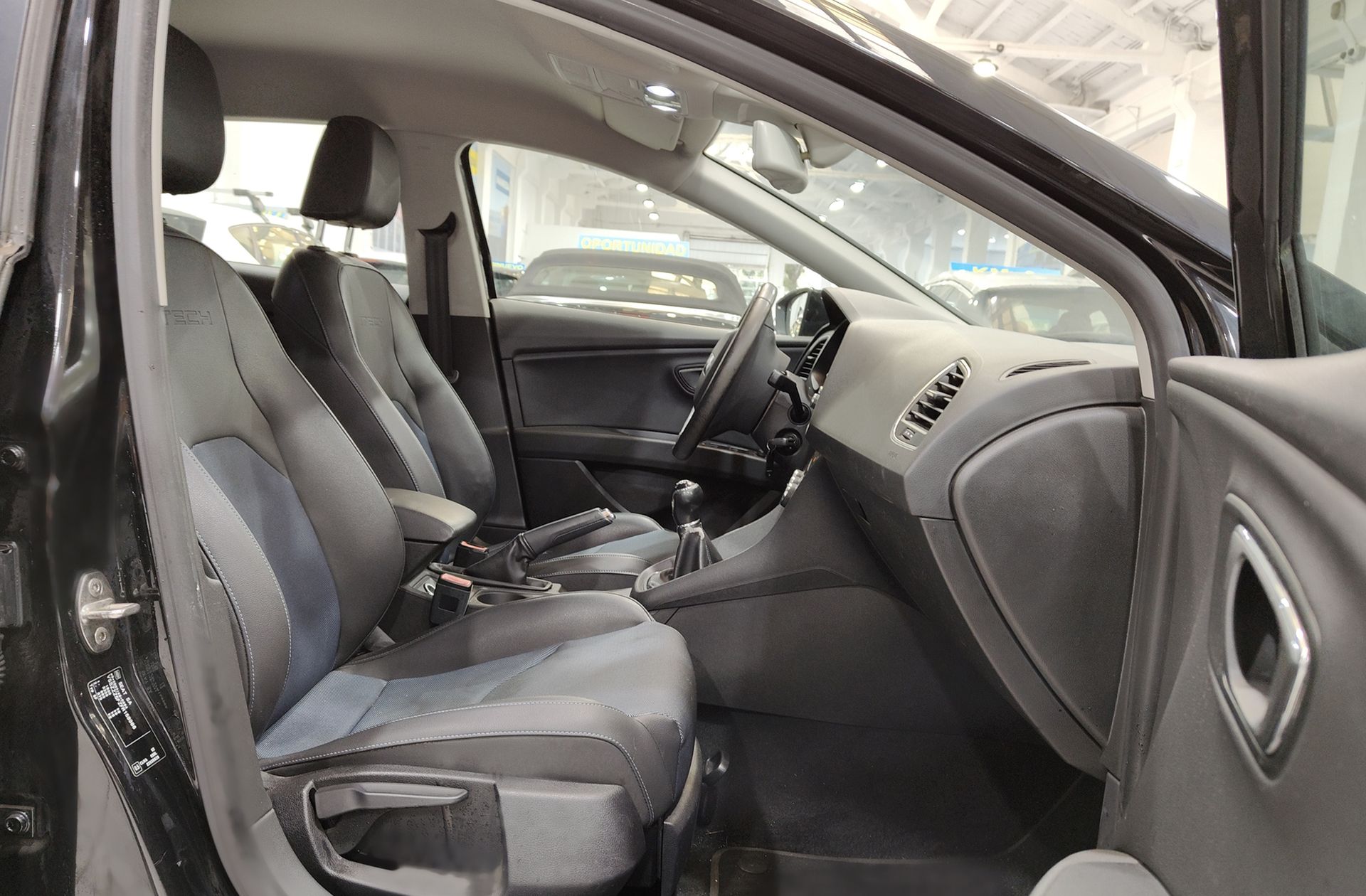 SEAT León 1.6 TDI Style Connect - foto 17