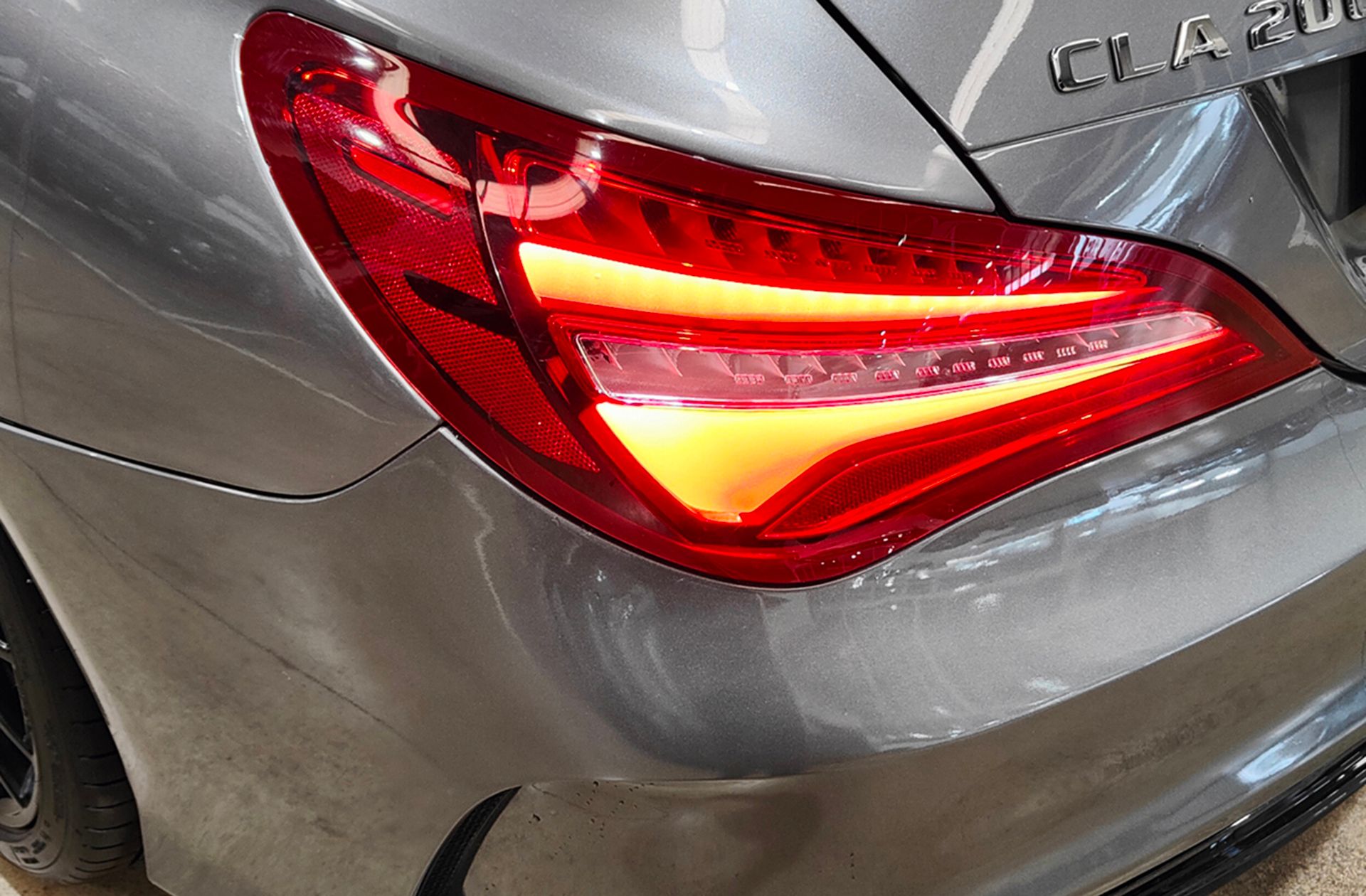 Mercedes-Benz CLA Shooting Brake 200 d Pack AMG - foto 18