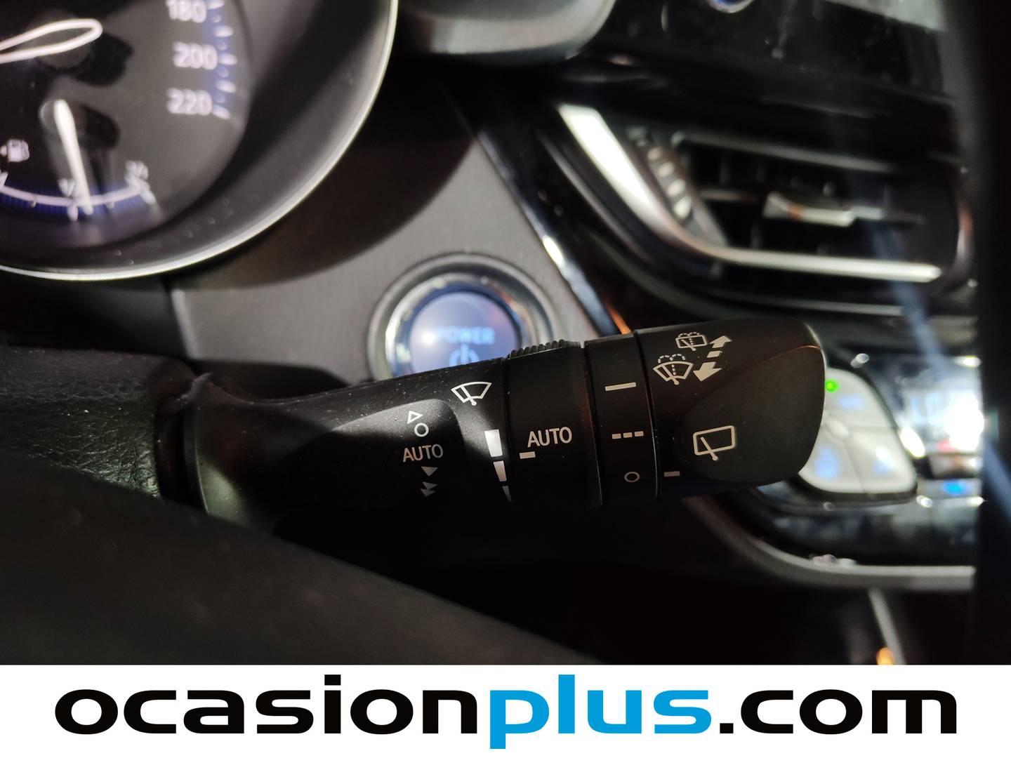 Extras y acabados del Toyota C-HR Toyota C-HR 1.8 125H Advance (122 CV)