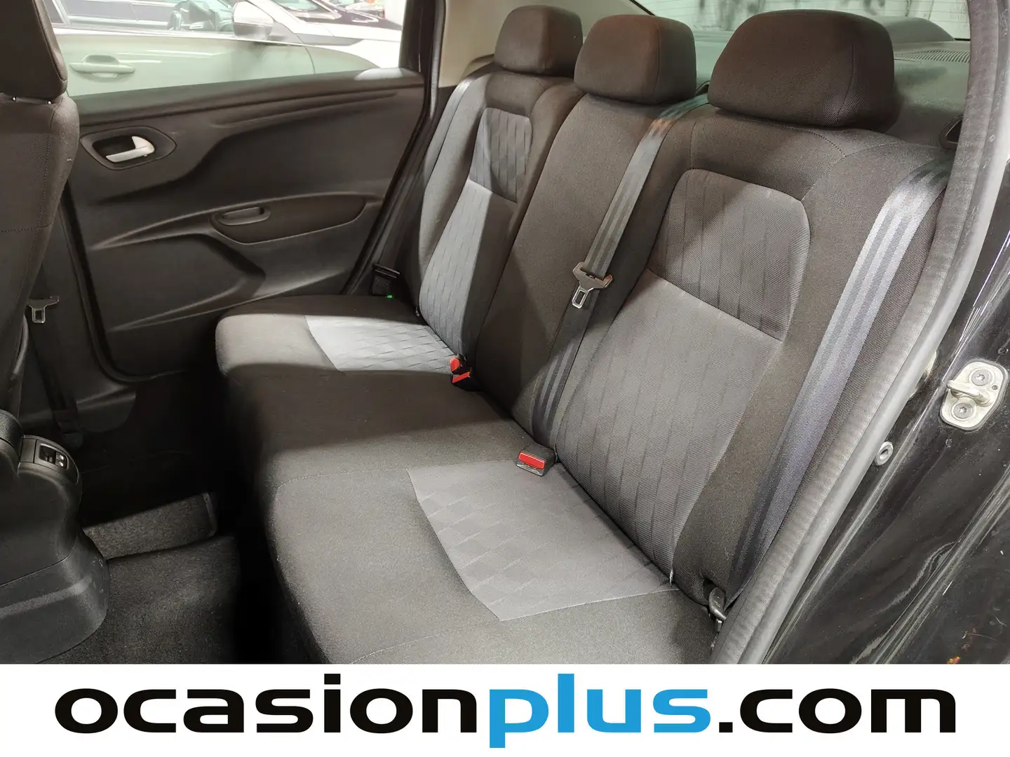 Foto Citroën C-Elysée Citroen C-Elysee BlueHDi 100 Shine (102 CV)