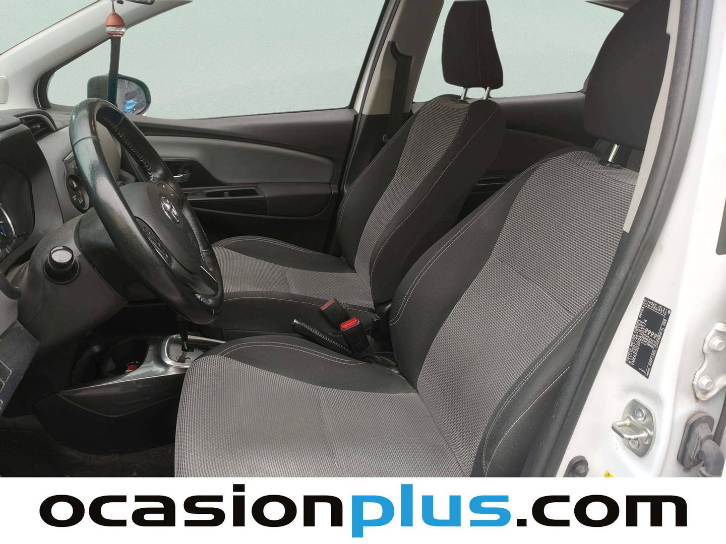 Foto asientos delanteros Toyota Yaris Toyota Yaris 100H Advance (100 CV)