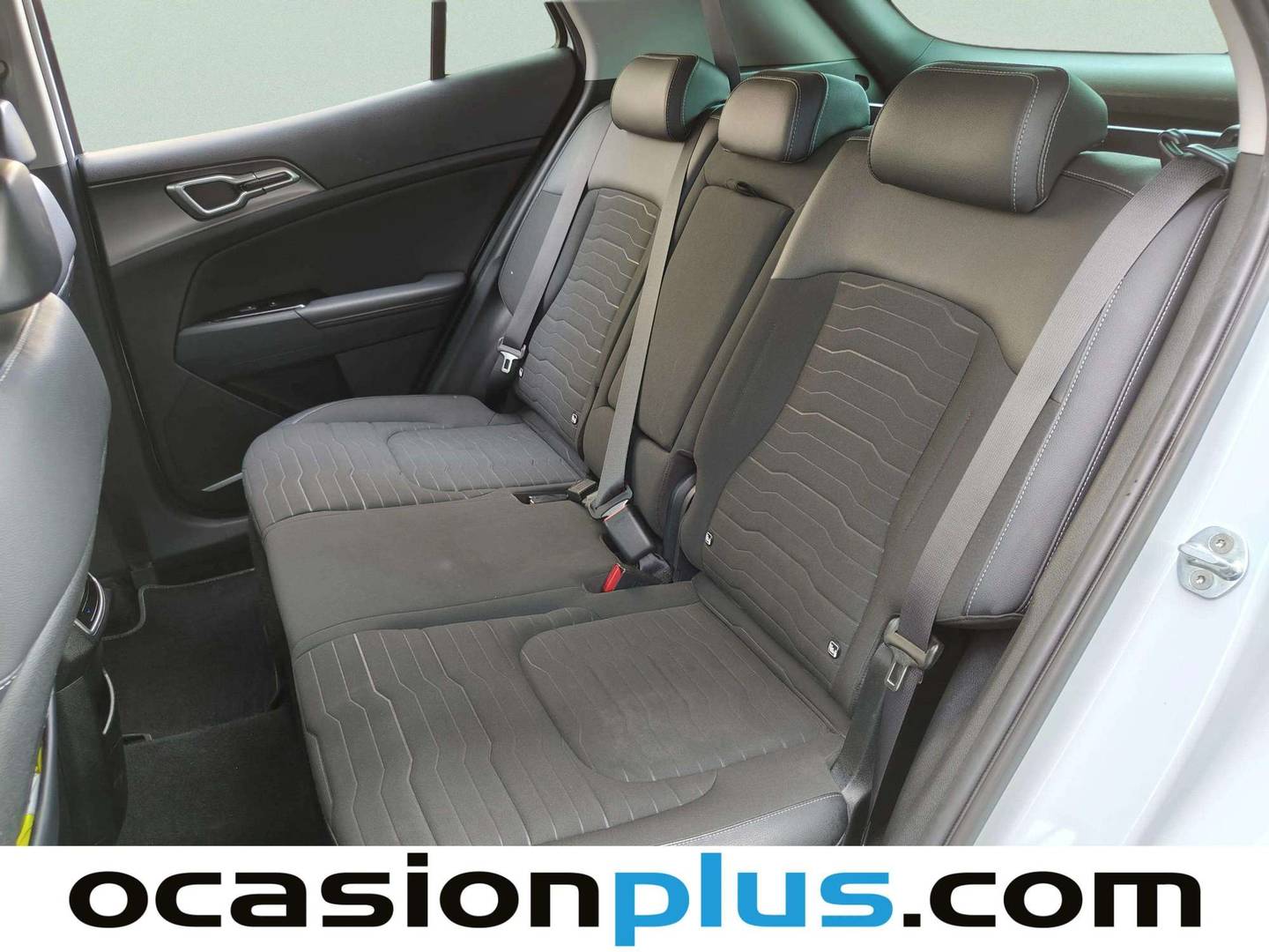 Foto asientos traseros KIA Sportage KIA Sportage 1.6 T-GDi HEV Tech 4x2 (230 CV)