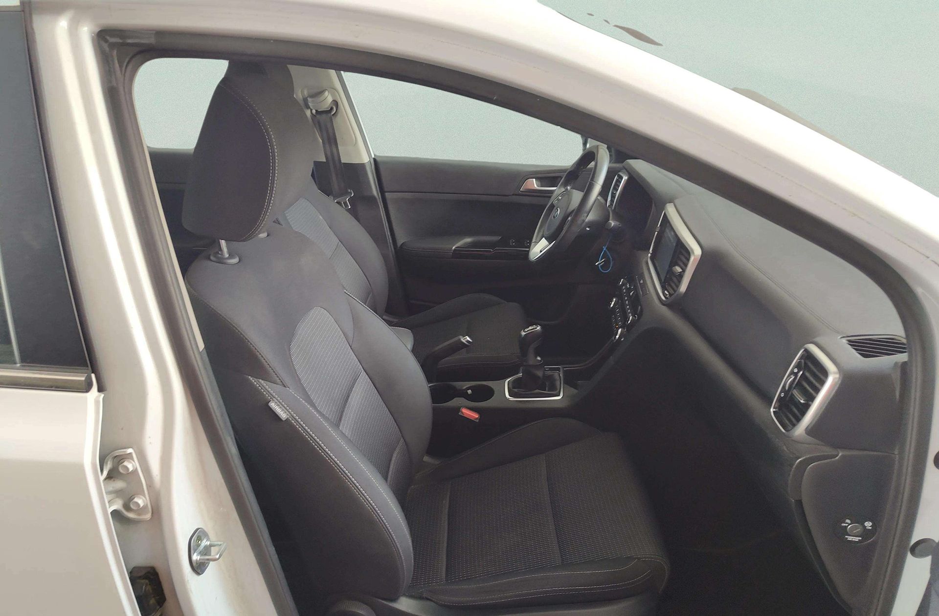 Kia Sportage 1.6 CRDi Drive 4x2 - foto 19
