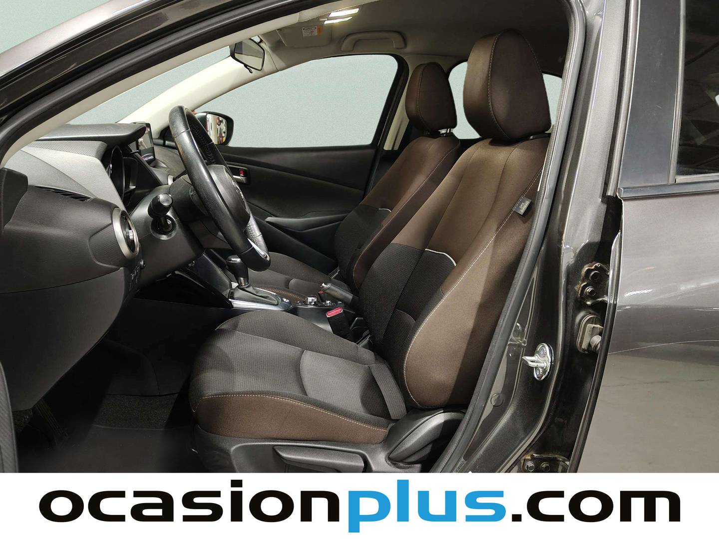 Foto asientos delanteros Mazda Mazda2 Mazda Mazda 2 1.5 GE Zenith Navy Auto (90 CV)