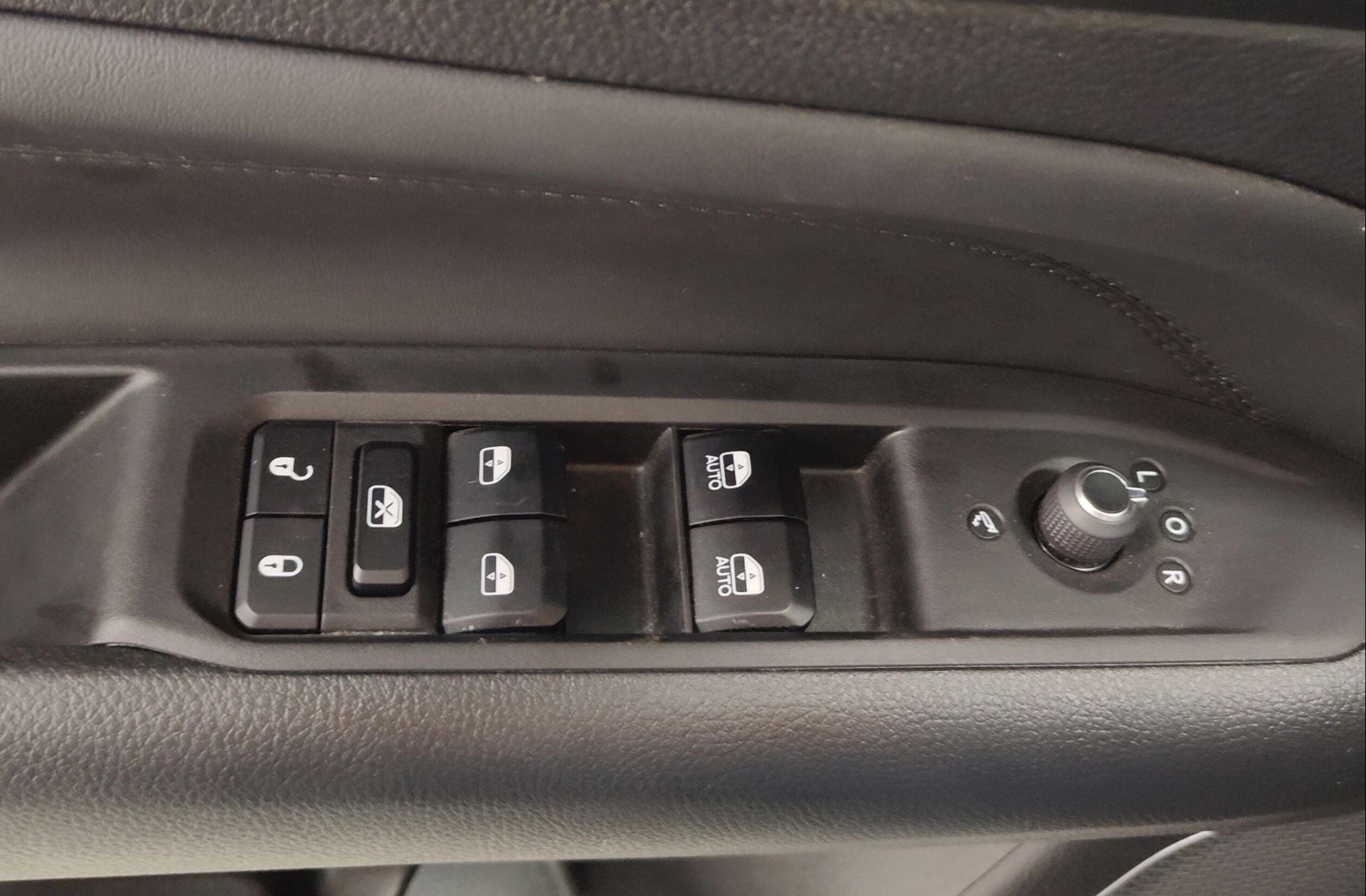 Jeep Compass 1.5 MHEV eHybrid Altitude Dct - foto 35