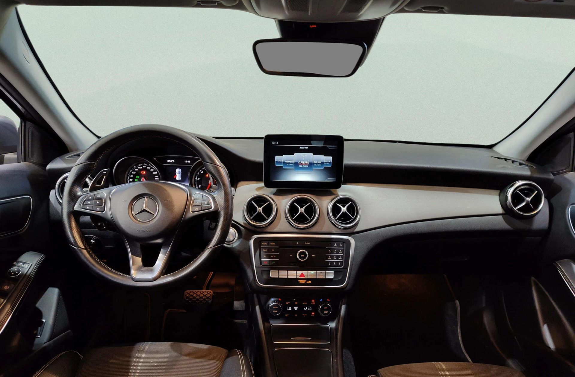 Mercedes-Benz GLA 200 - foto 6