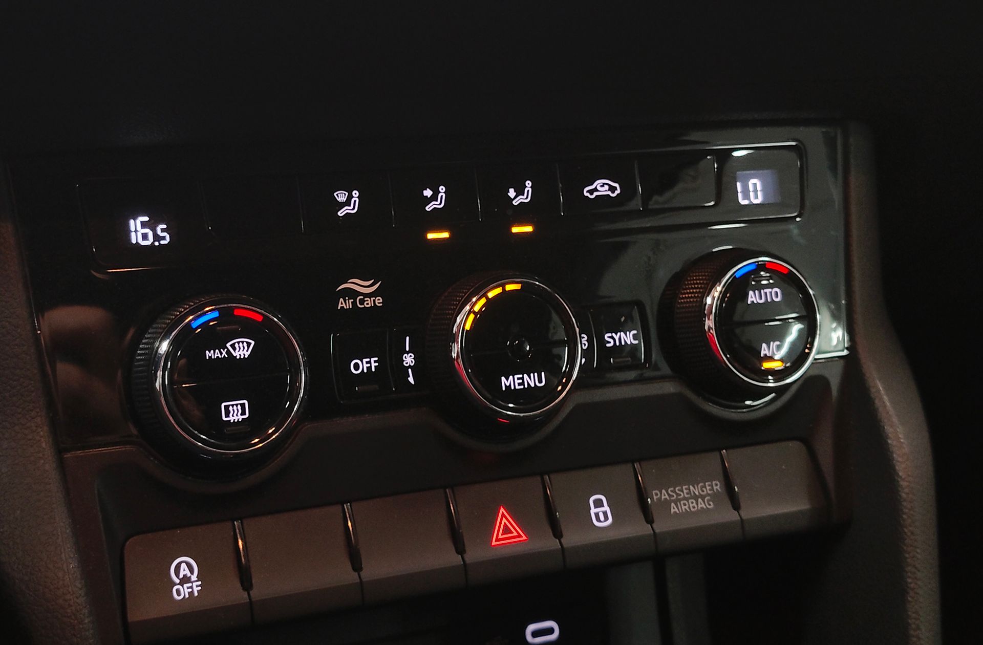 Škoda Karoq 1.0 TSI Active - foto 27