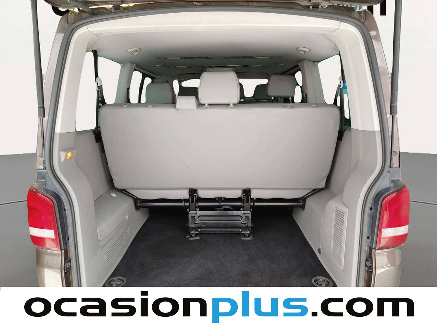 Foto asientos traseros Volkswagen Caravelle Volkswagen Caravelle Comfortline Batalla Corta 2.0 BiTDI 4Motion (180 CV) DSG 9 Plazas