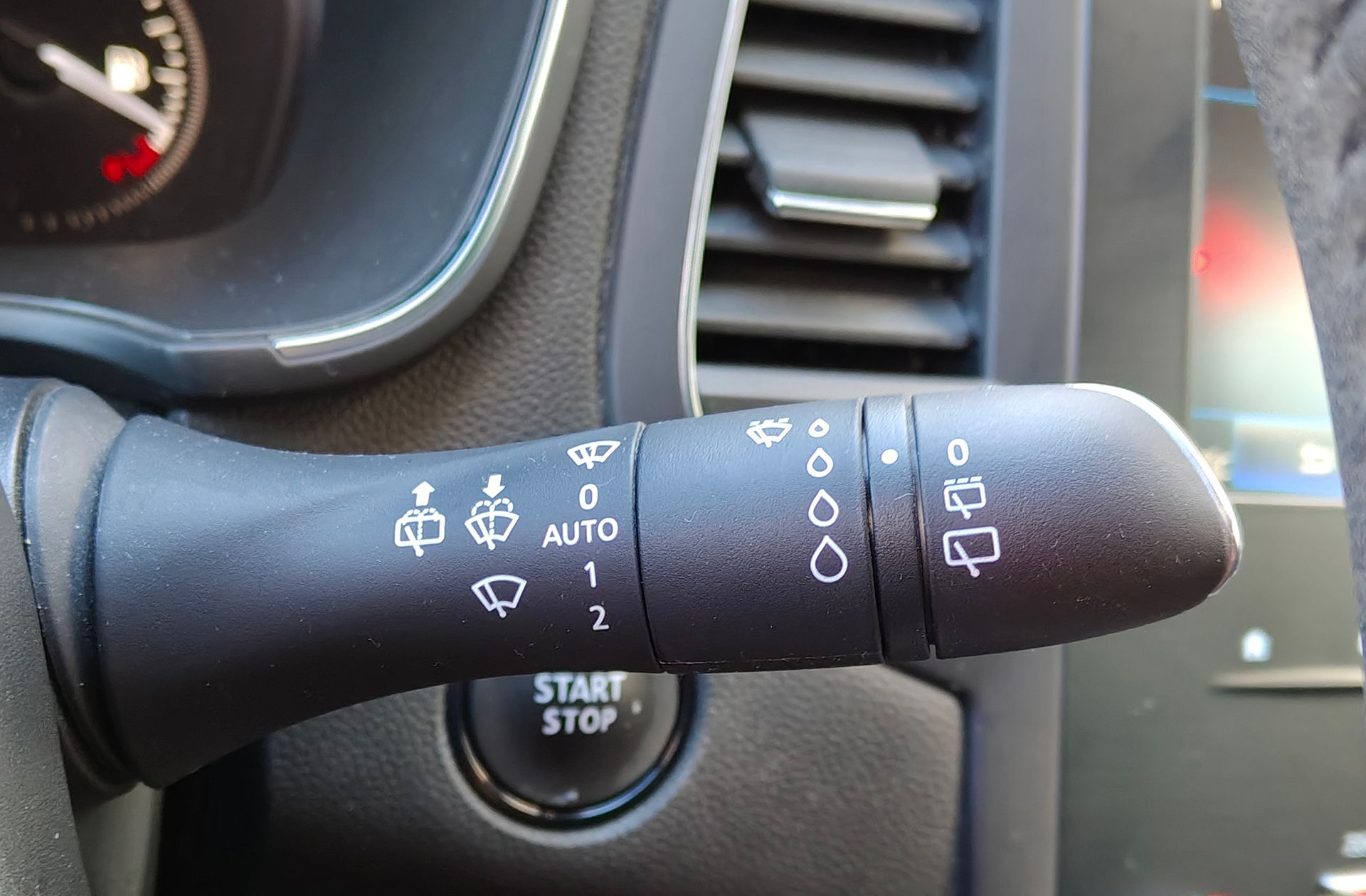 Renault Mégane Zen TCe GPF - foto 26