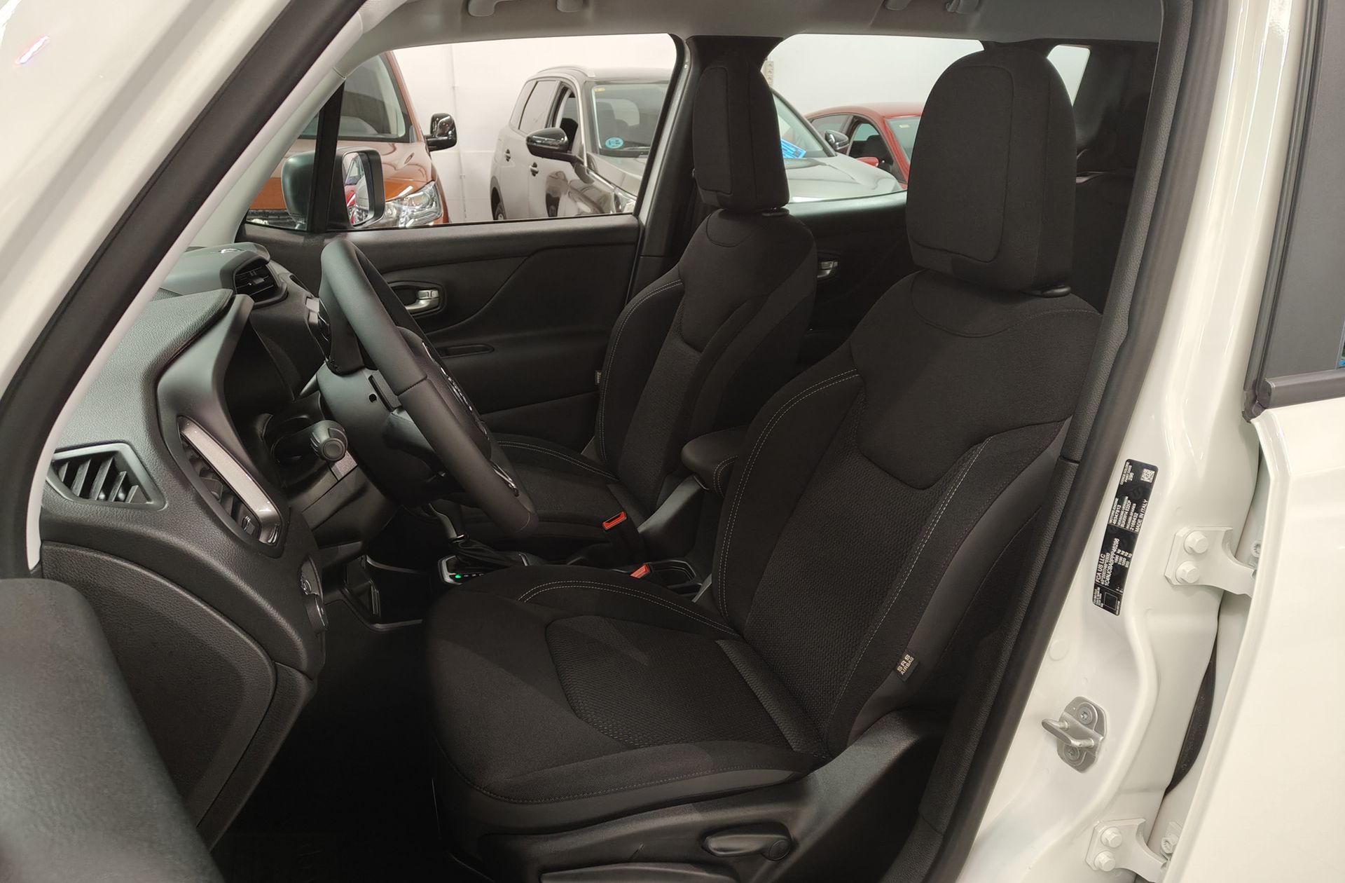 Jeep Renegade eHybrid Longitude ATX - foto 8