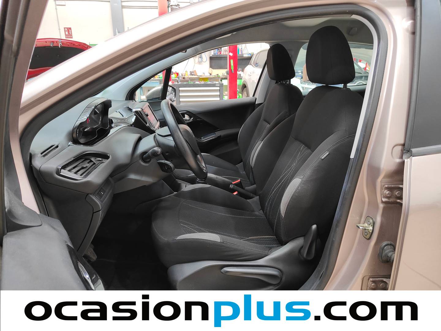 Foto asientos delanteros Peugeot 208 Peugeot 208 1.4 VTi Active (95 CV)