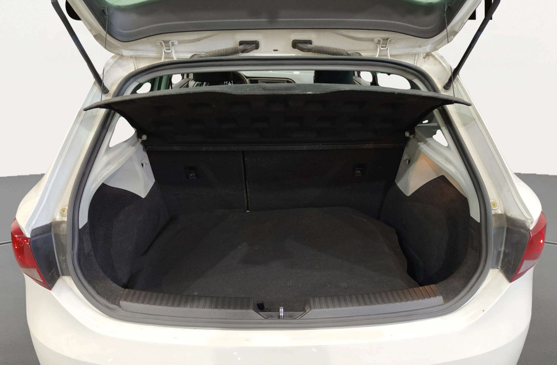 SEAT León 1.6 TDI Ecomotive Reference - foto 12