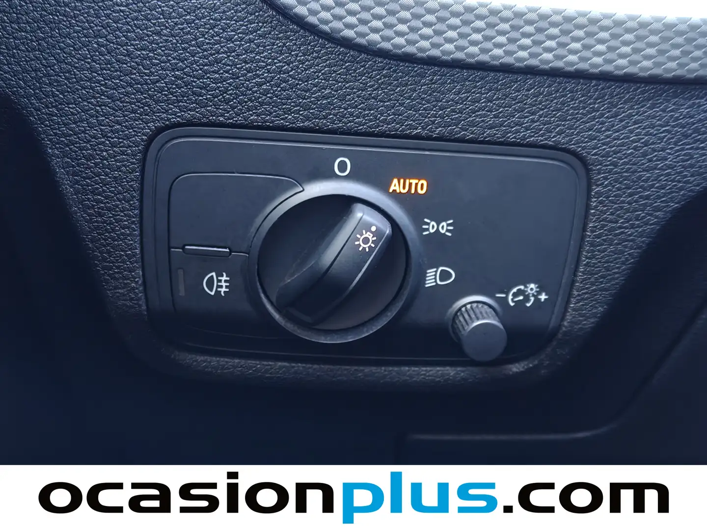 Foto Audi Q2 Audi Q2 Advanced 30 TDI  (116 CV)