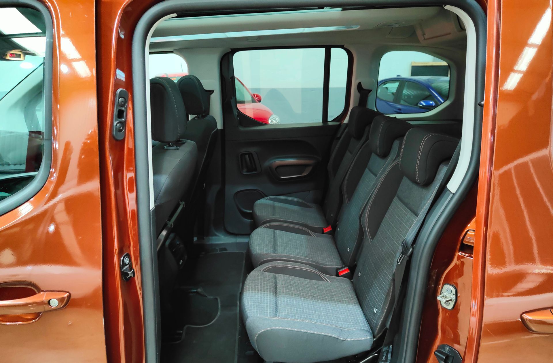 Peugeot Rifter PureTech 130 GT Line Standard EAT8 - foto 13