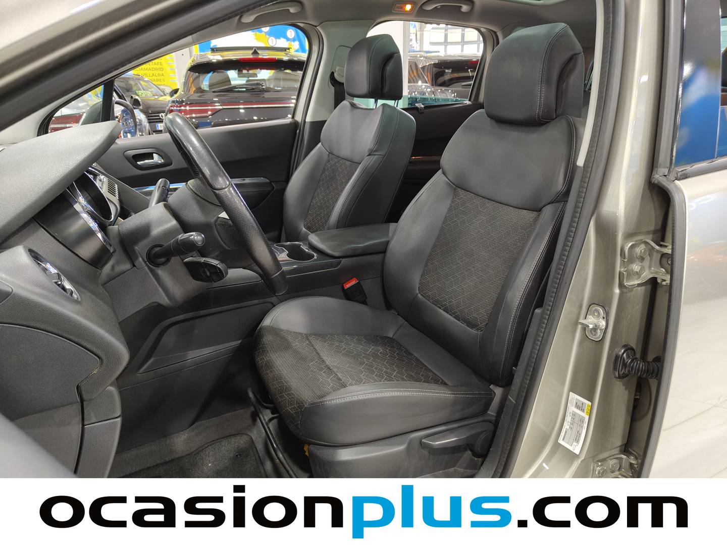 Foto Peugeot 3008 Peugeot 3008 1.6 BlueHDi FAP Allure (120 CV)