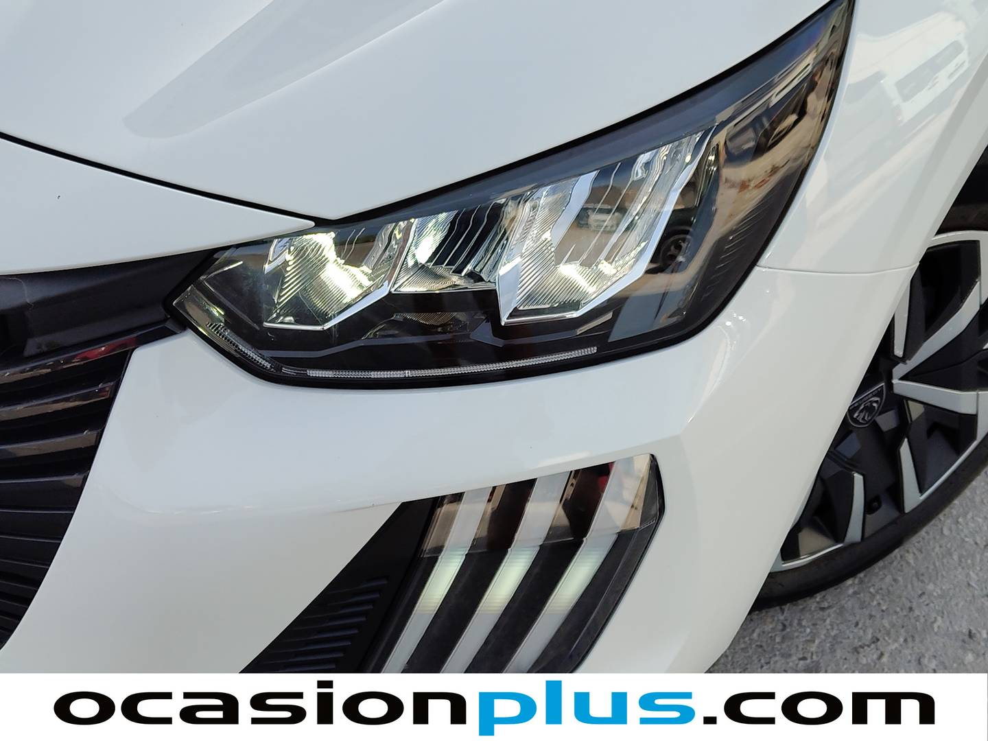 Equipamiento del Peugeot 208 Peugeot 208 Style Hybrid 100 eDCS6 (100 CV)