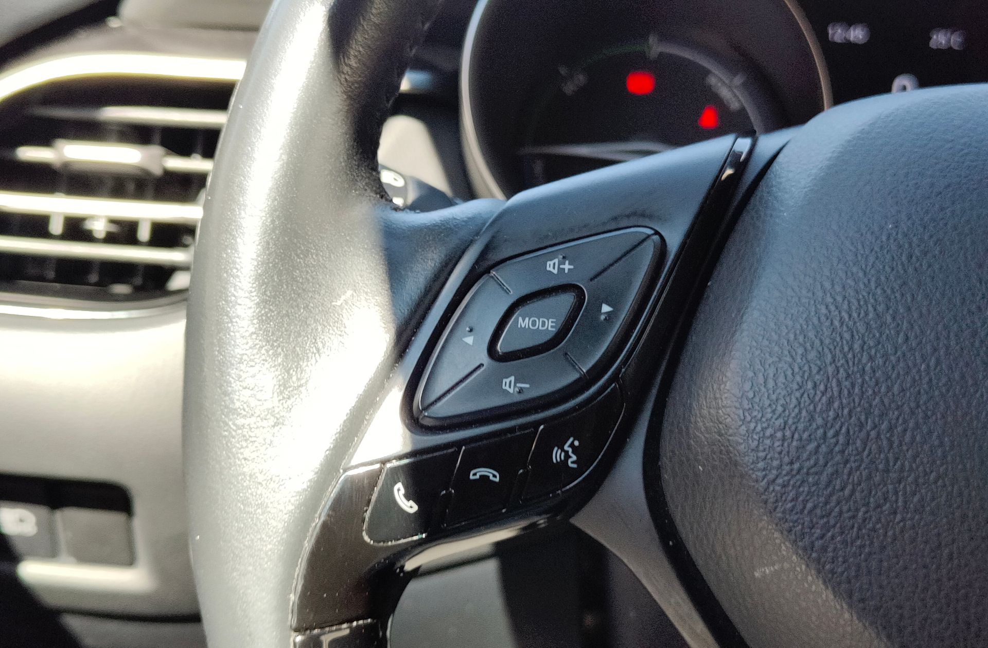 Toyota C-HR 1.8 125H Advance - foto 28