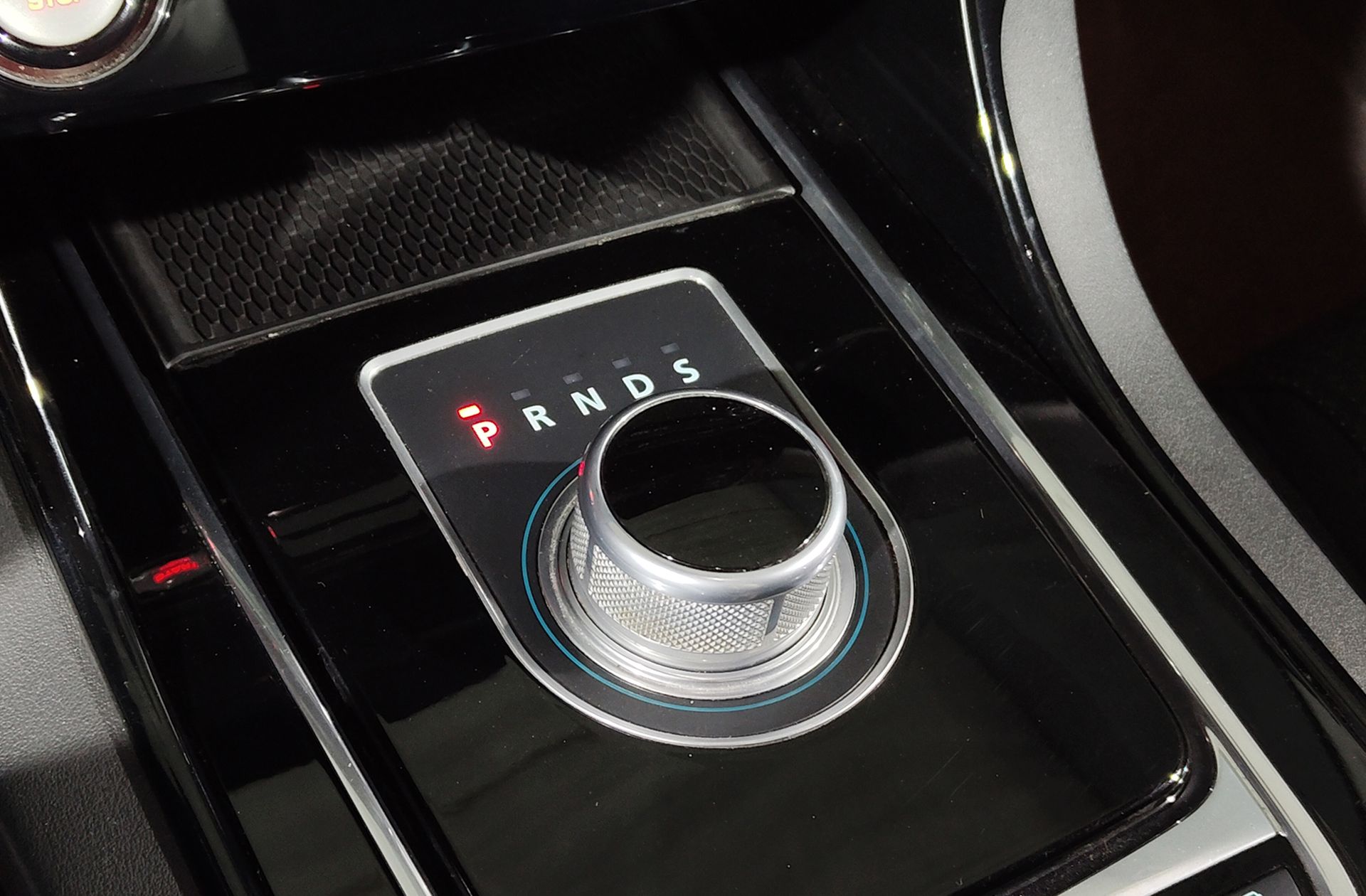 Jaguar XE 2.0 Diesel Pure RWD - foto 5