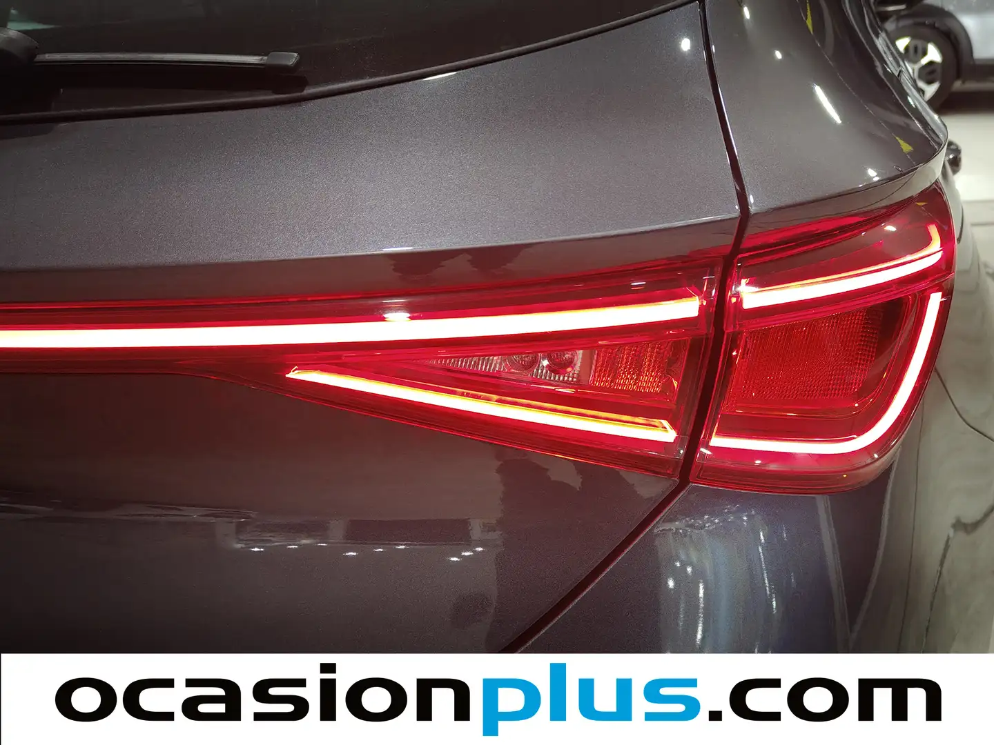 Foto Seat León SEAT León 1.5 eTSI S&S Xcellence Go L DSG (150 CV)